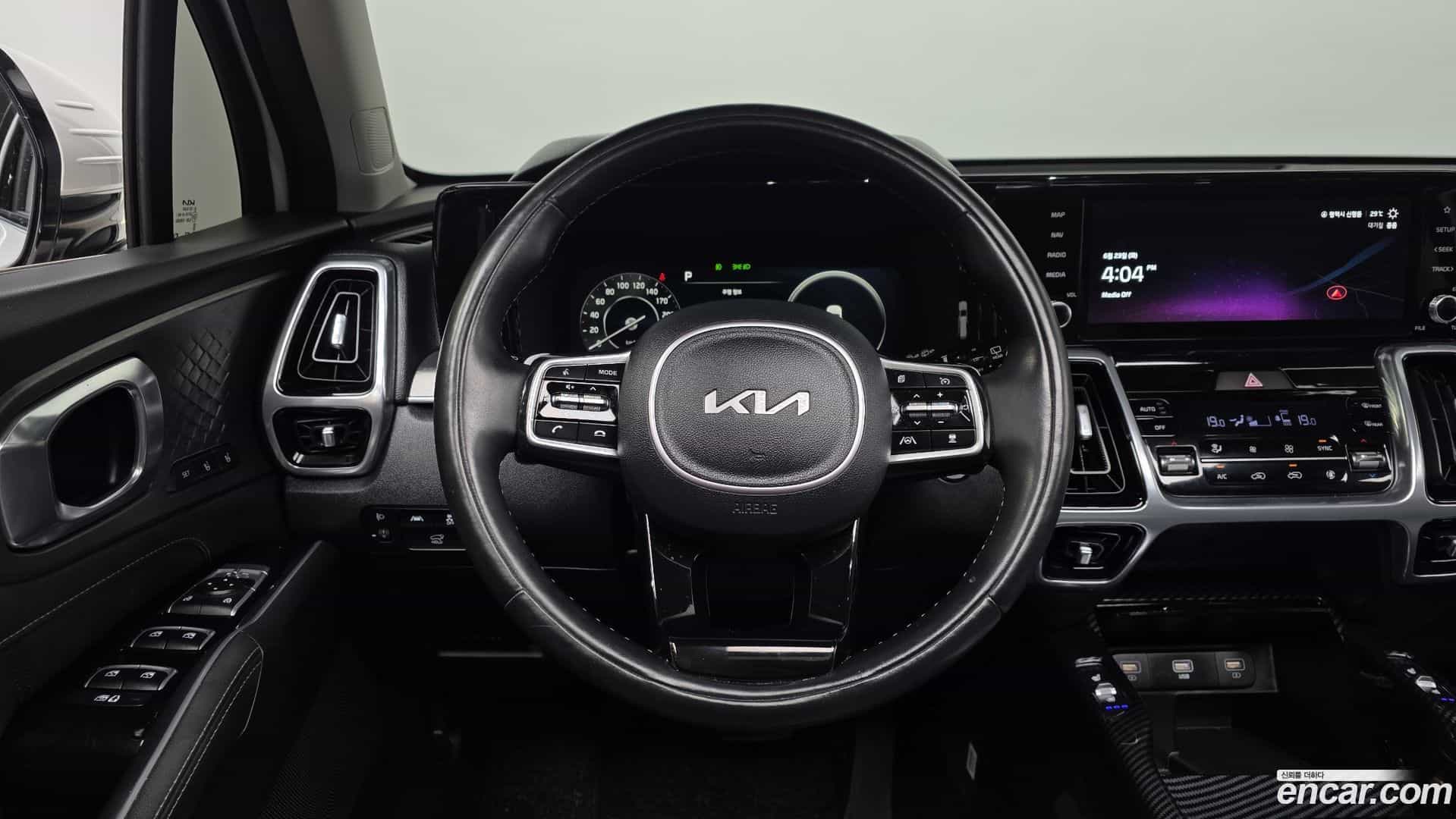 Sorento Kia 2023.0-OPTION-017