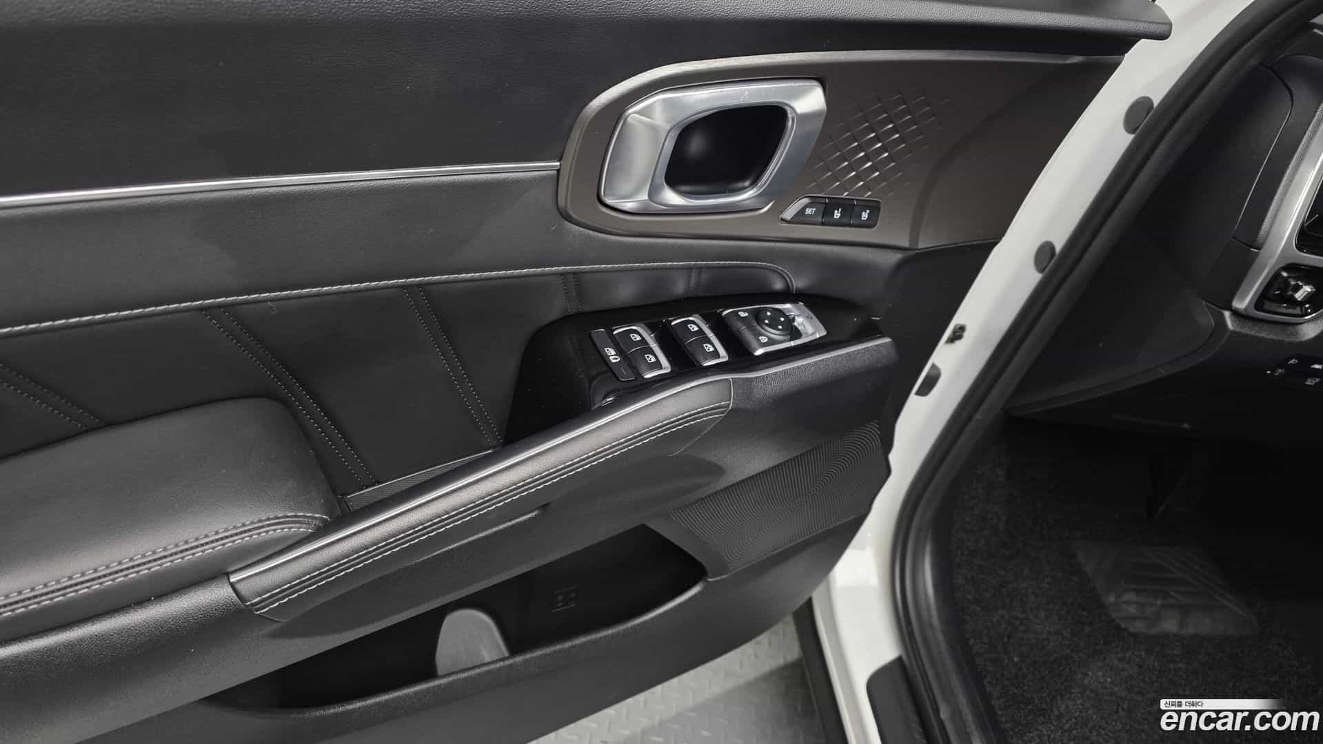 Sorento Kia 2023.0-OPTION-042