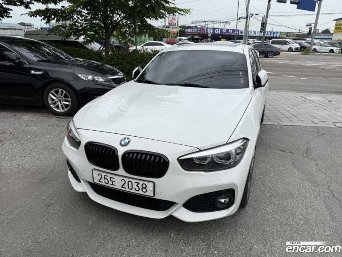 Main__Slider__Photo:1-Series BMW 2017.11-0