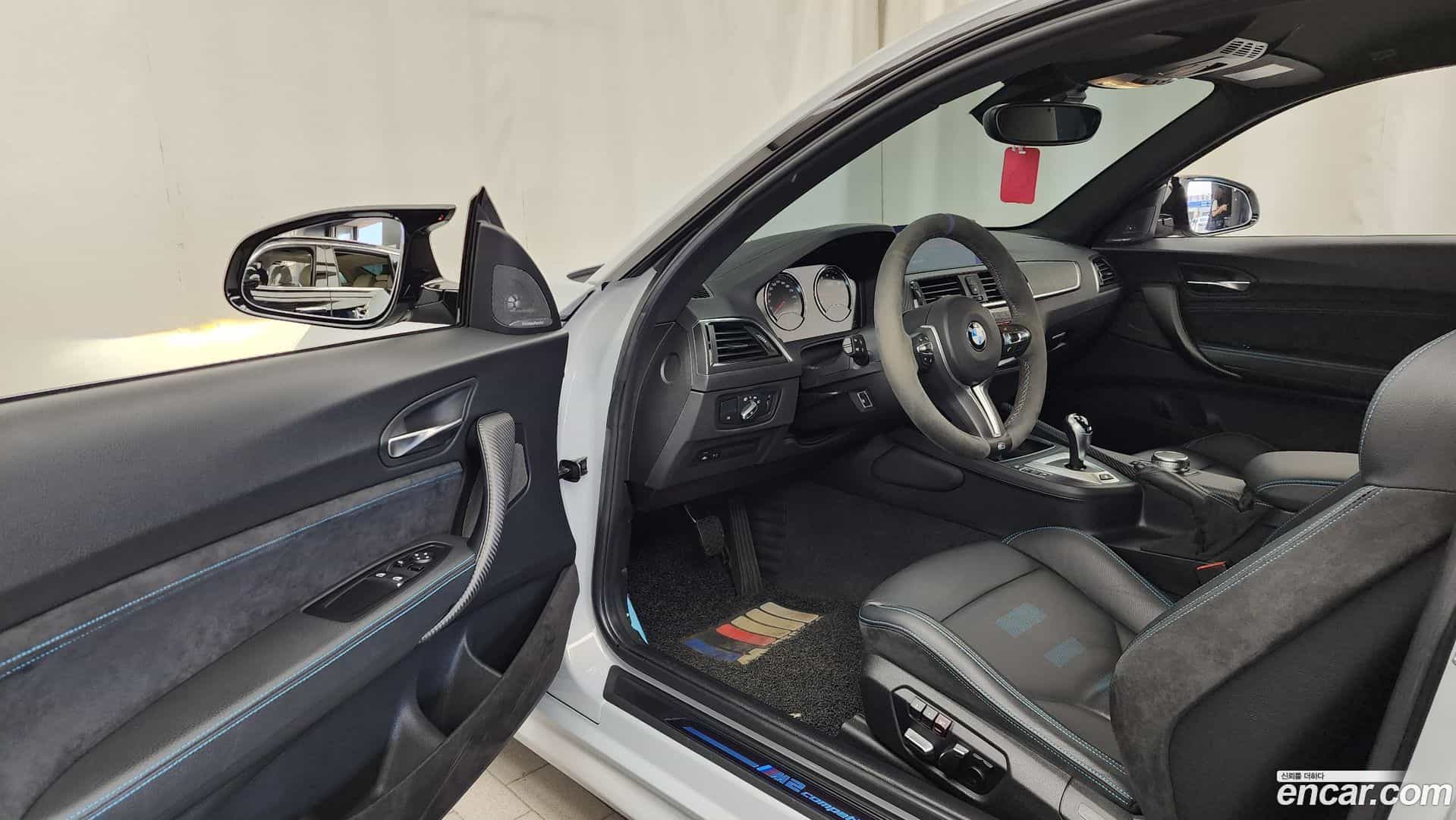M2 BMW 2020.10-INNER-010