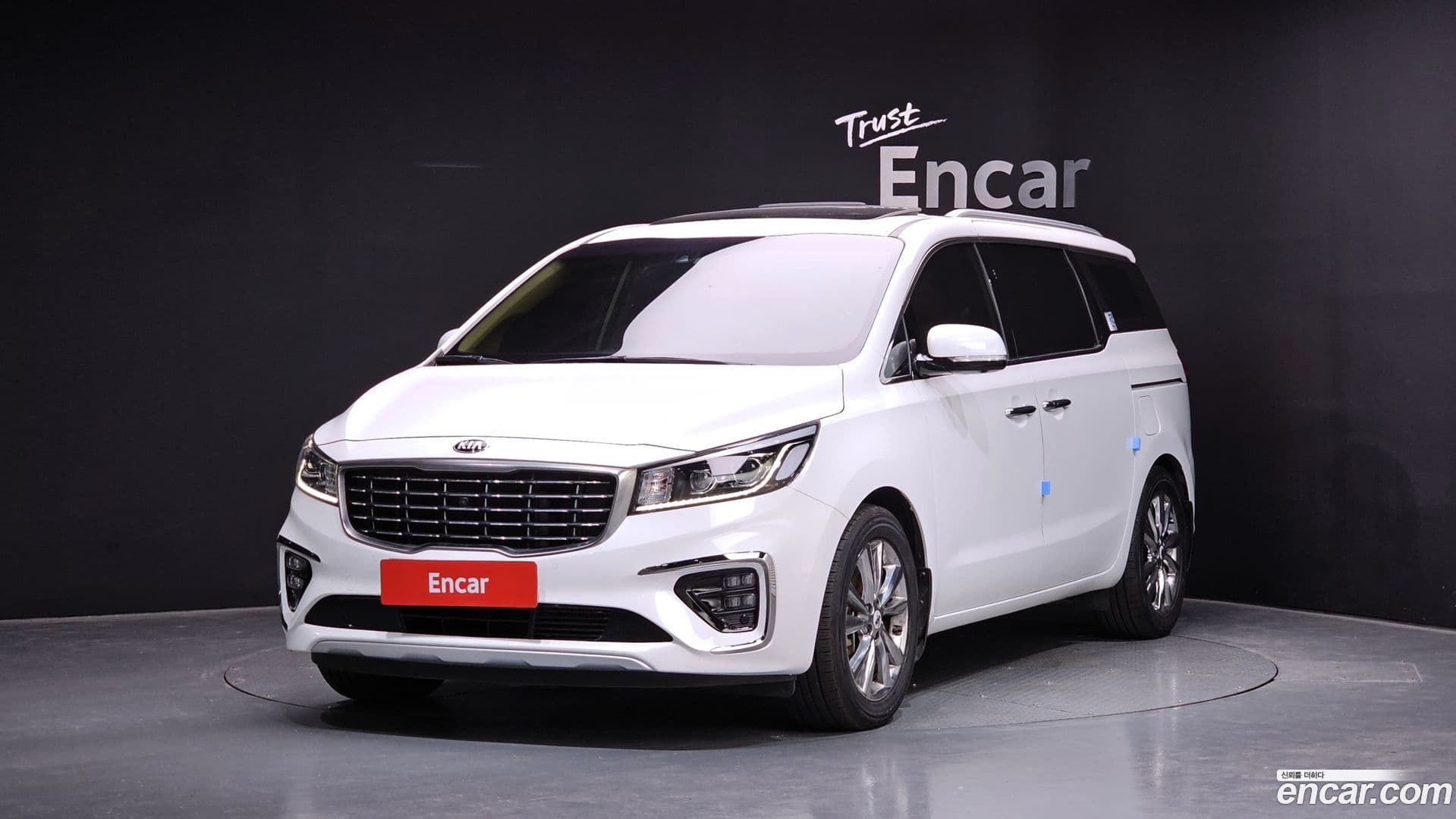 Main__Slider__Photo:Canival Kia 2019.3-0