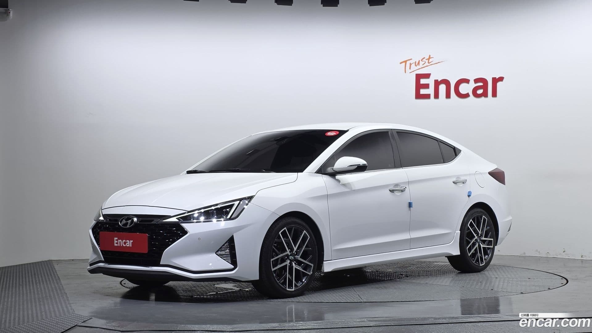 Main__Slider__Photo:AVANTE Hyundai 2019.11-0