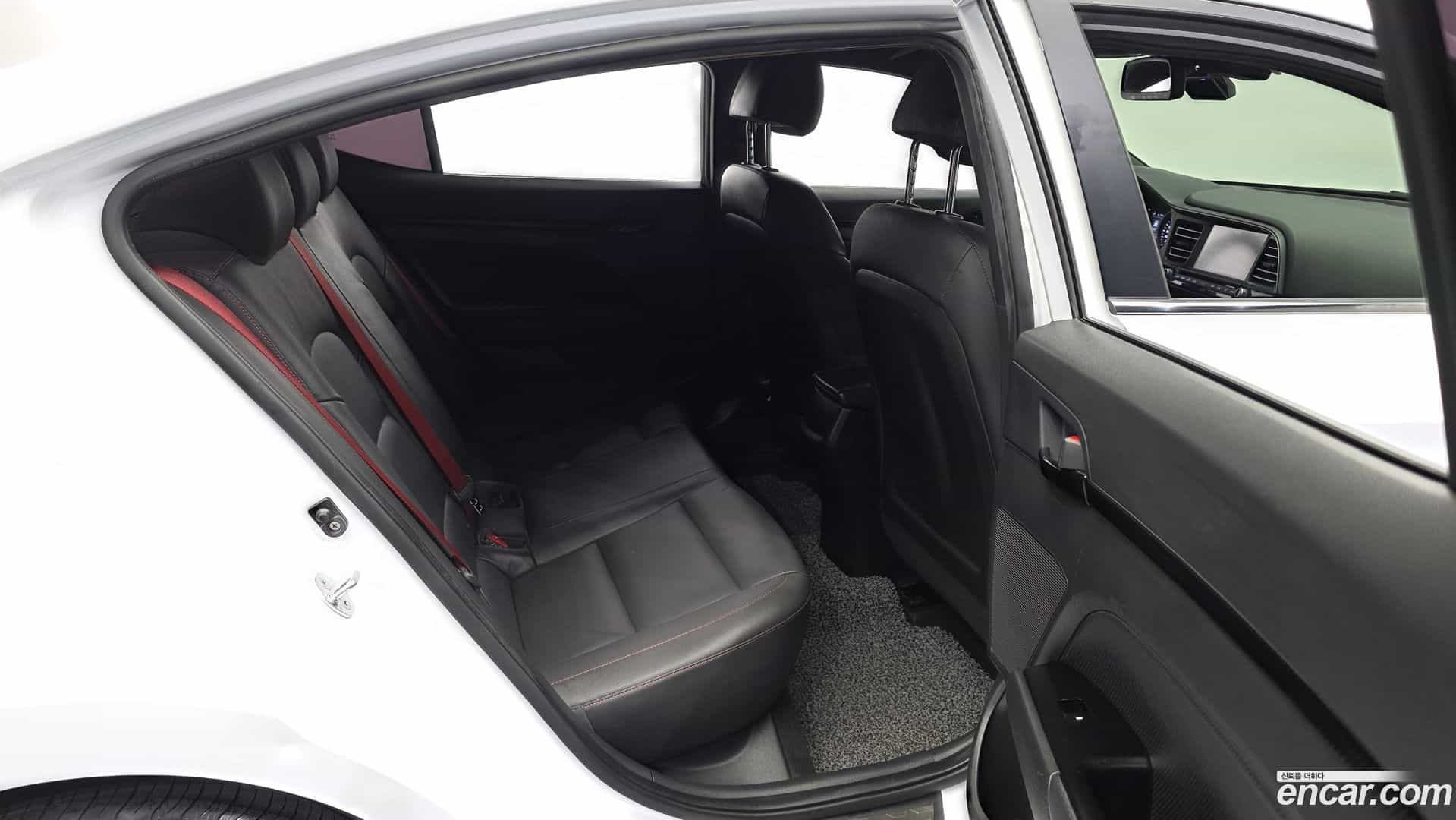 AVANTE Hyundai 2019.11-OPTION-016