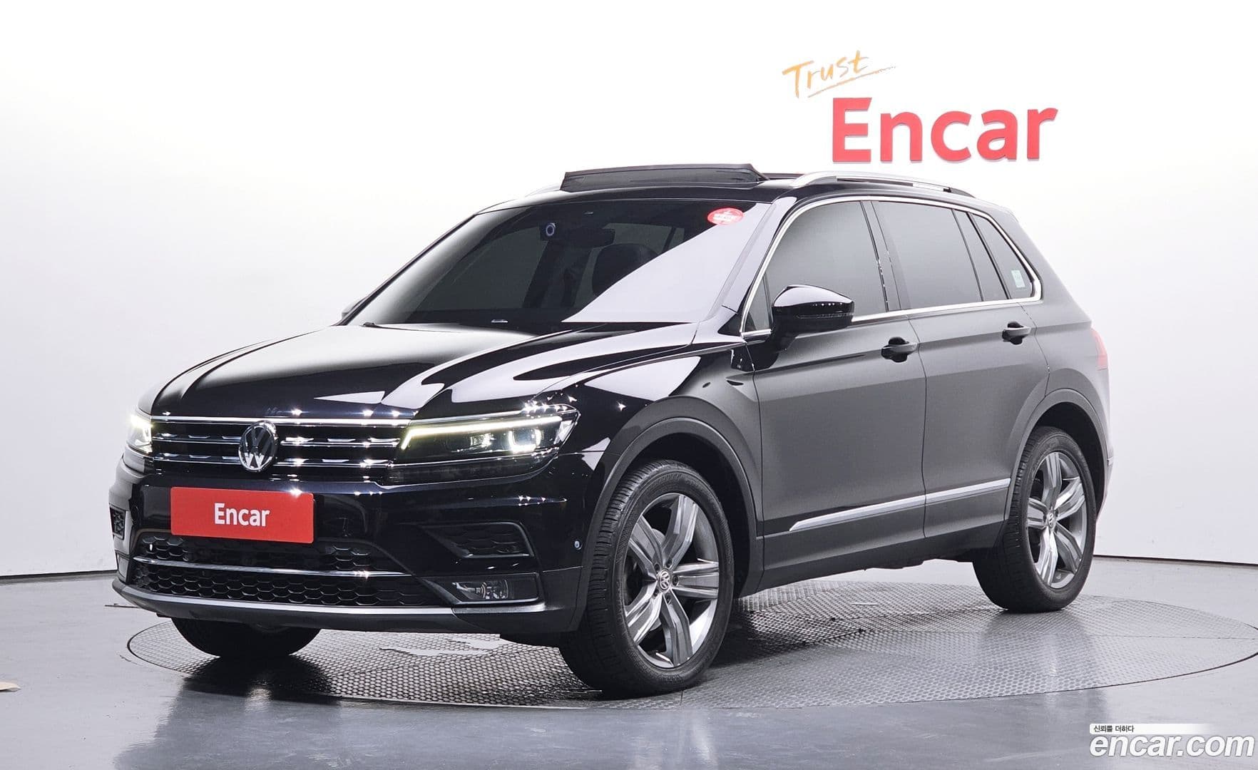 Main__Slider__Photo:Tiguan Volkswagen 2018.6-0