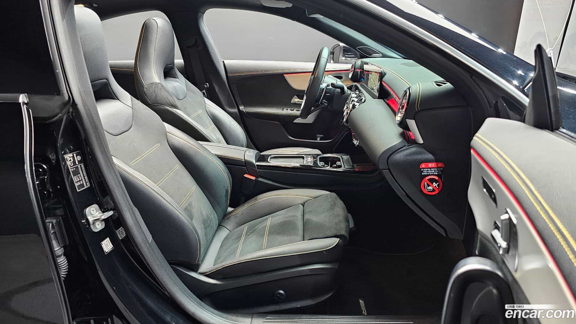 CLA-Class Mercedes-Benz 2024.7-OPTION-015