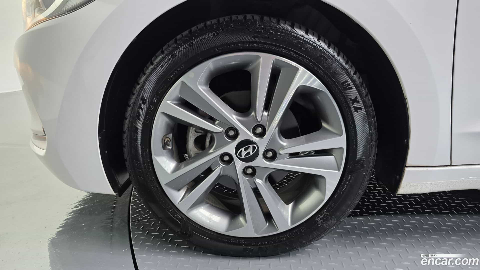 AVANTE Hyundai 2018.0-OUTER-005