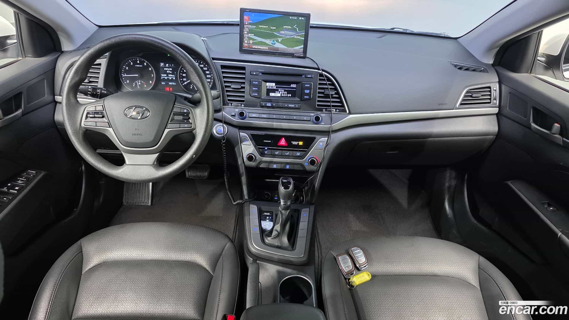 AVANTE Hyundai 2018.0-INNER-007