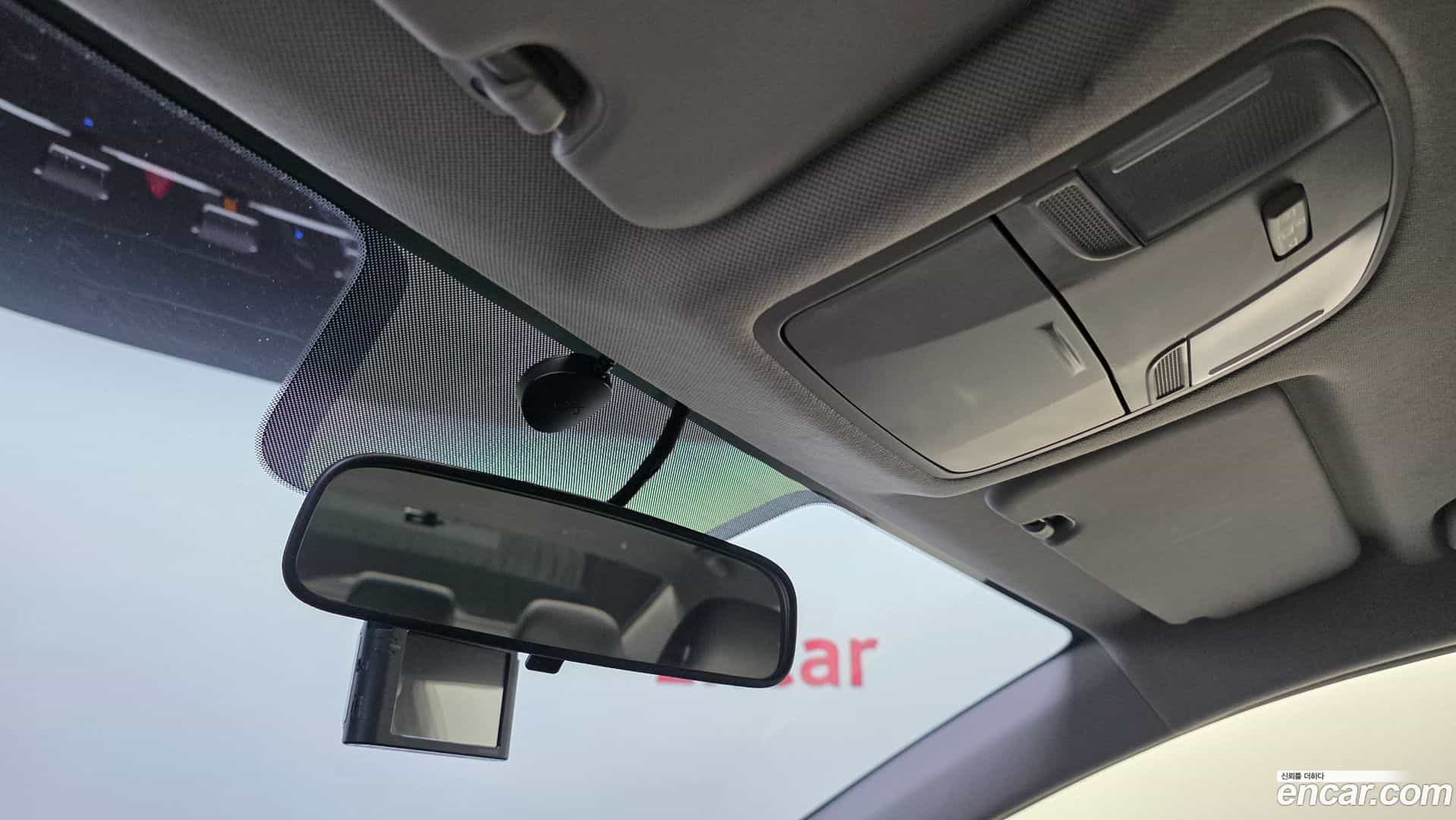 AVANTE Hyundai 2018.0-OPTION-041