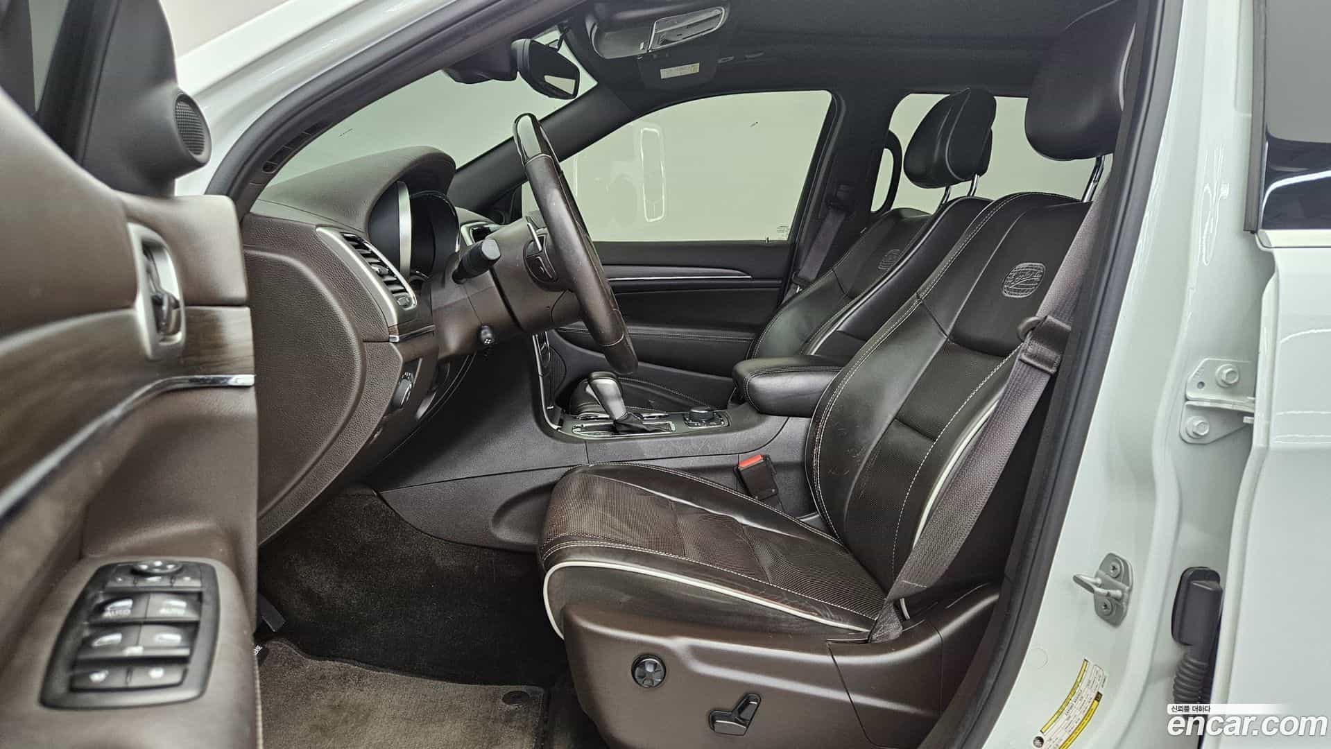 Cherokee Jeep 2018.8-INNER-010