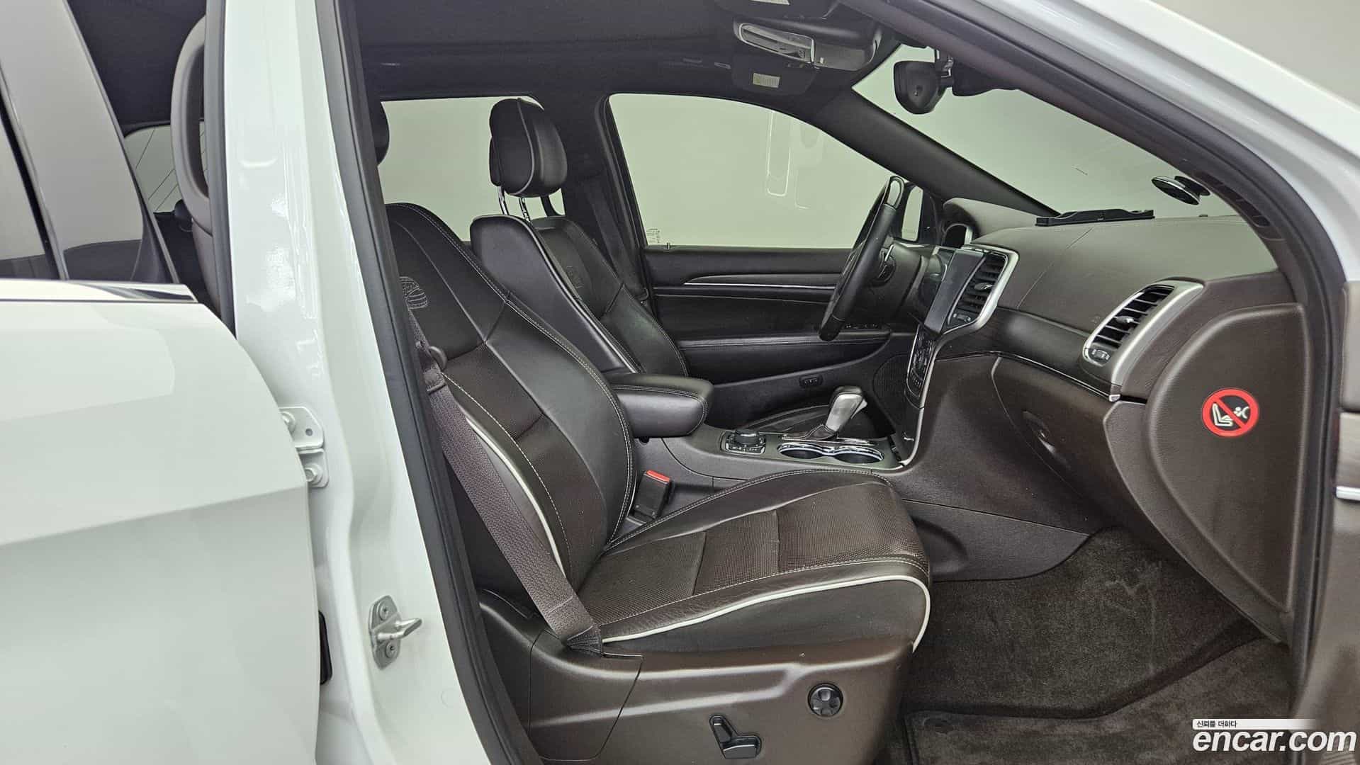 Cherokee Jeep 2018.8-OPTION-015