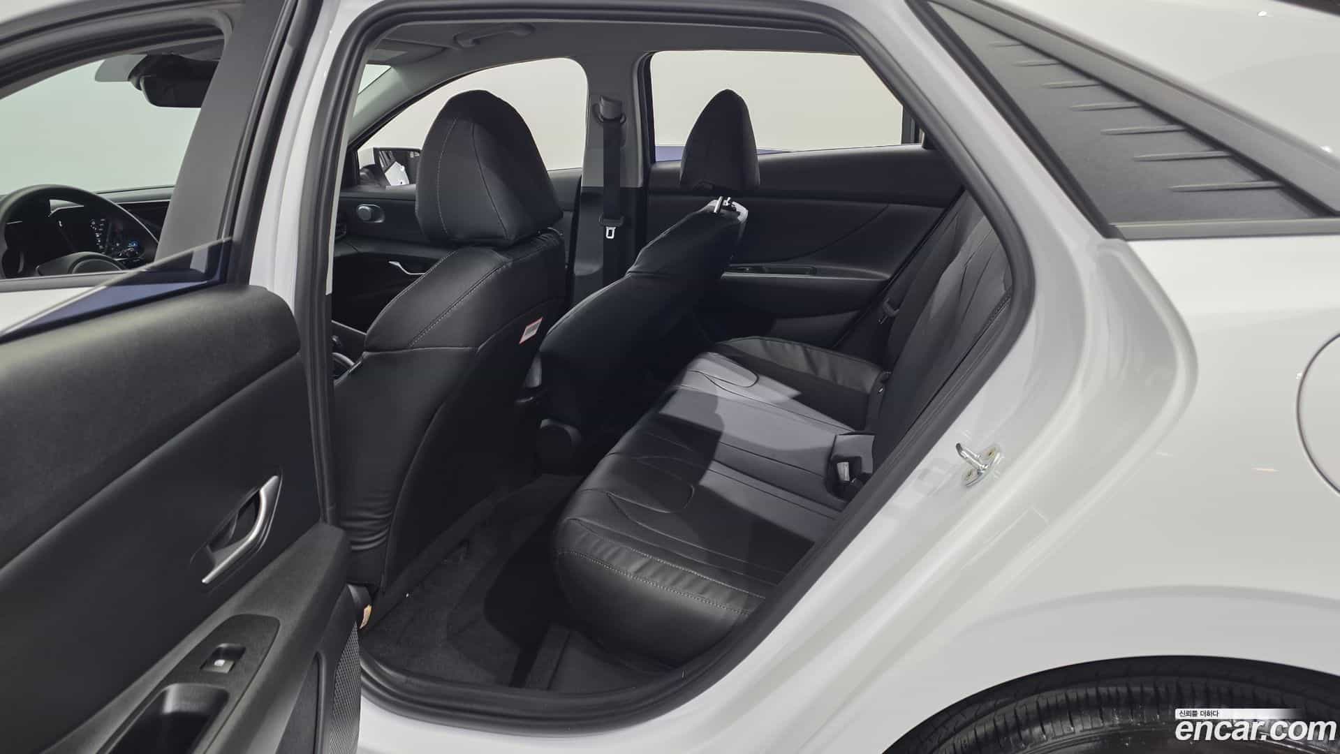 AVANTE Hyundai 2021.6-OPTION-015