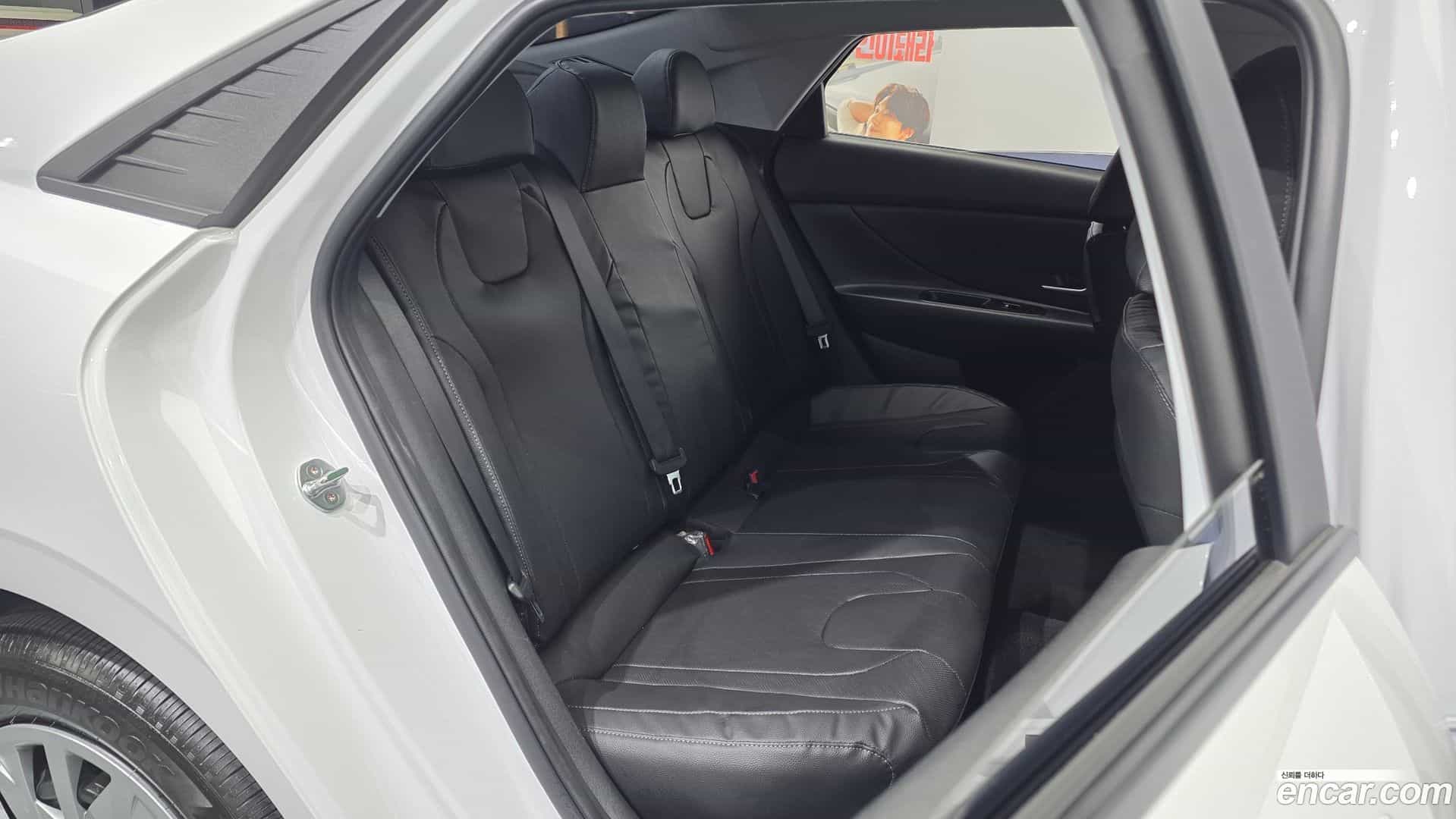 AVANTE Hyundai 2021.6-OPTION-016