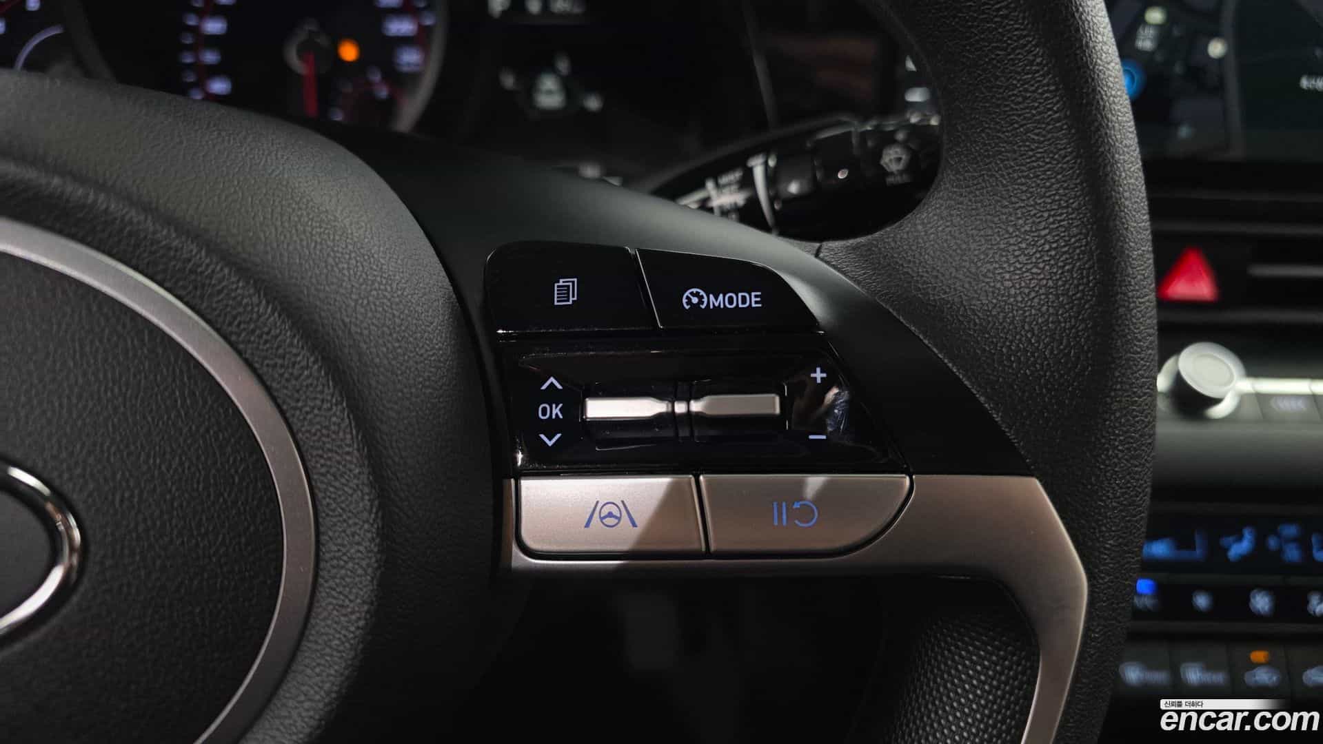 AVANTE Hyundai 2021.6-OPTION-022