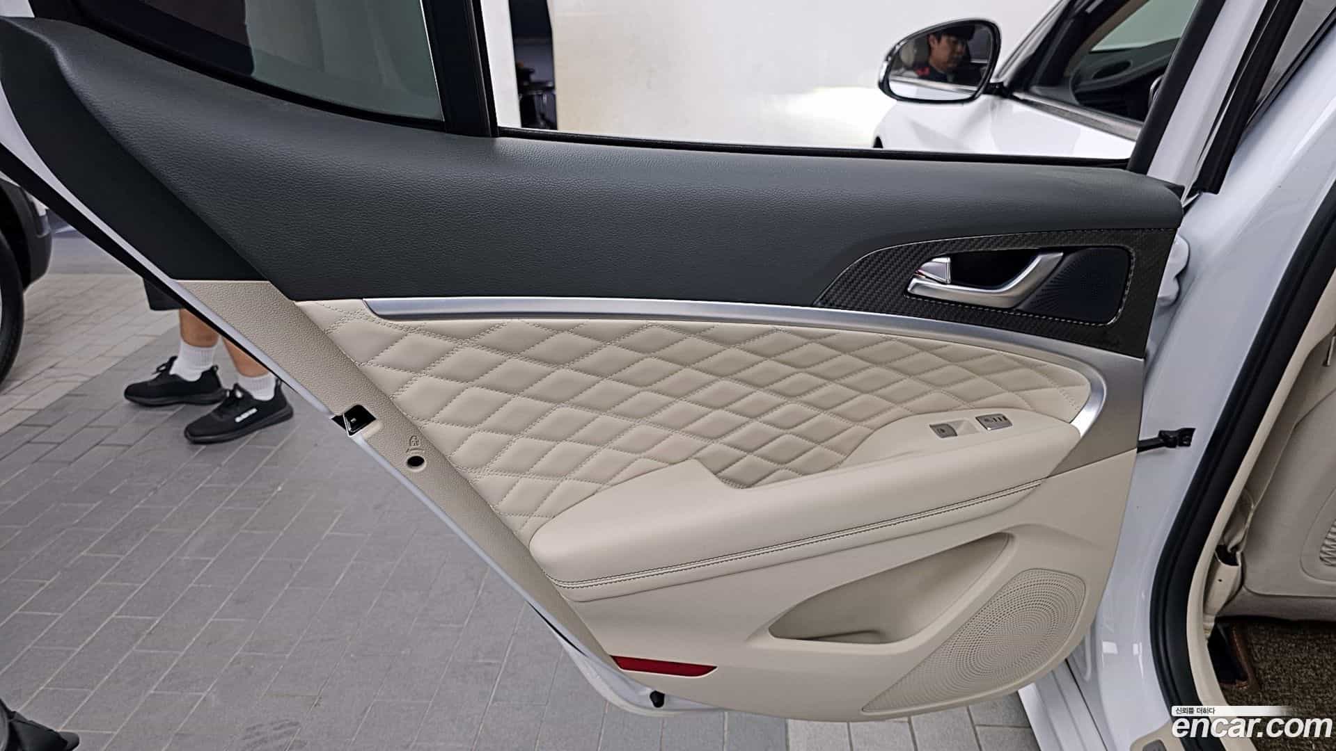 G70 Genesis 2020.3-INNER-035