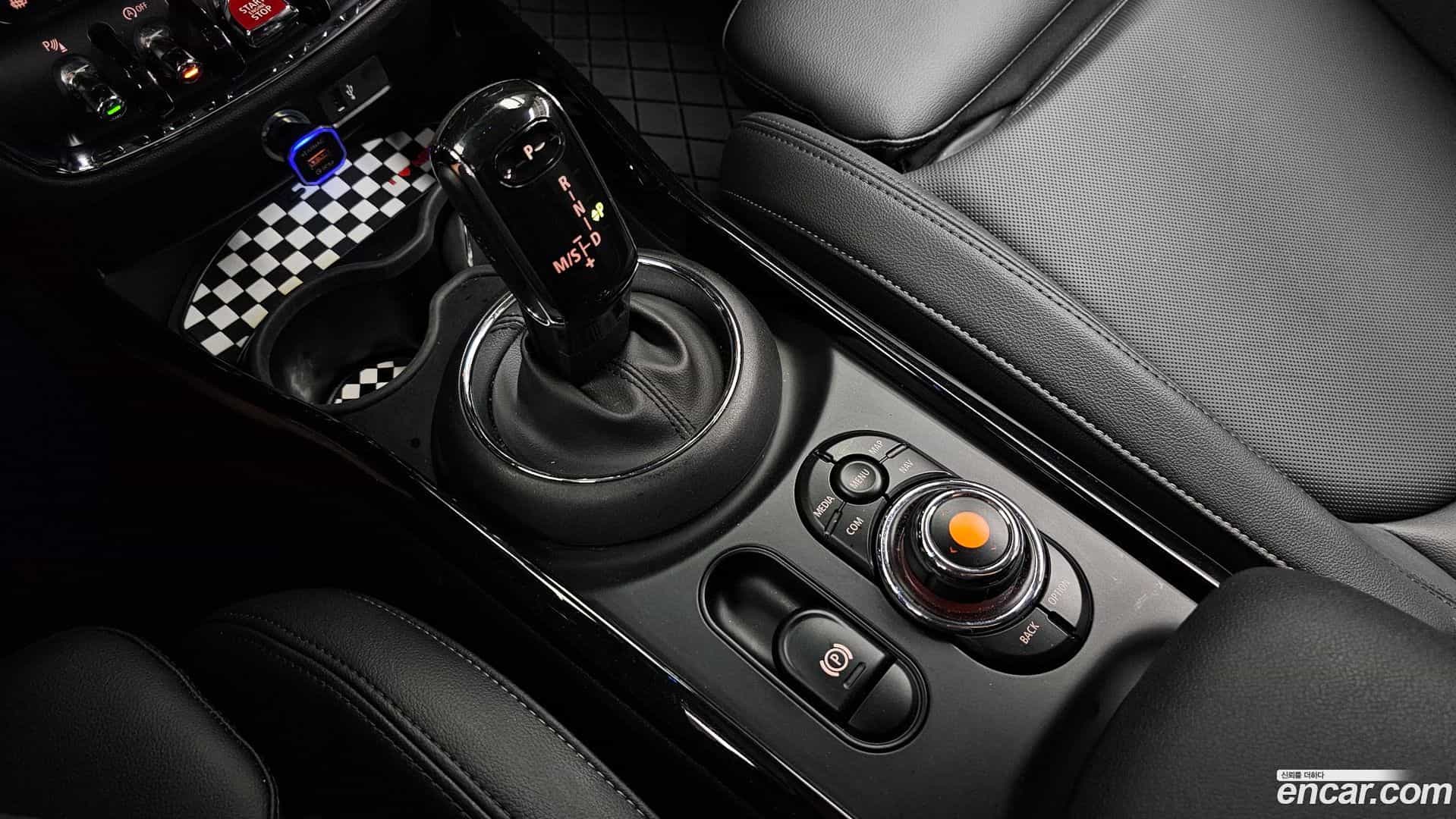 Clubman Mini 2019.9-INNER-009