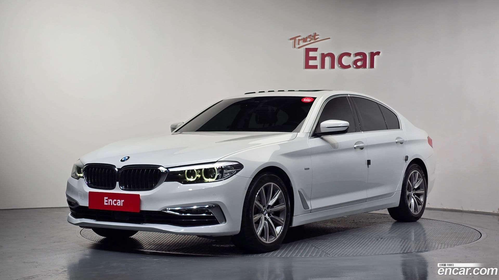 Main__Slider__Photo:5-Series BMW 2018.6-0