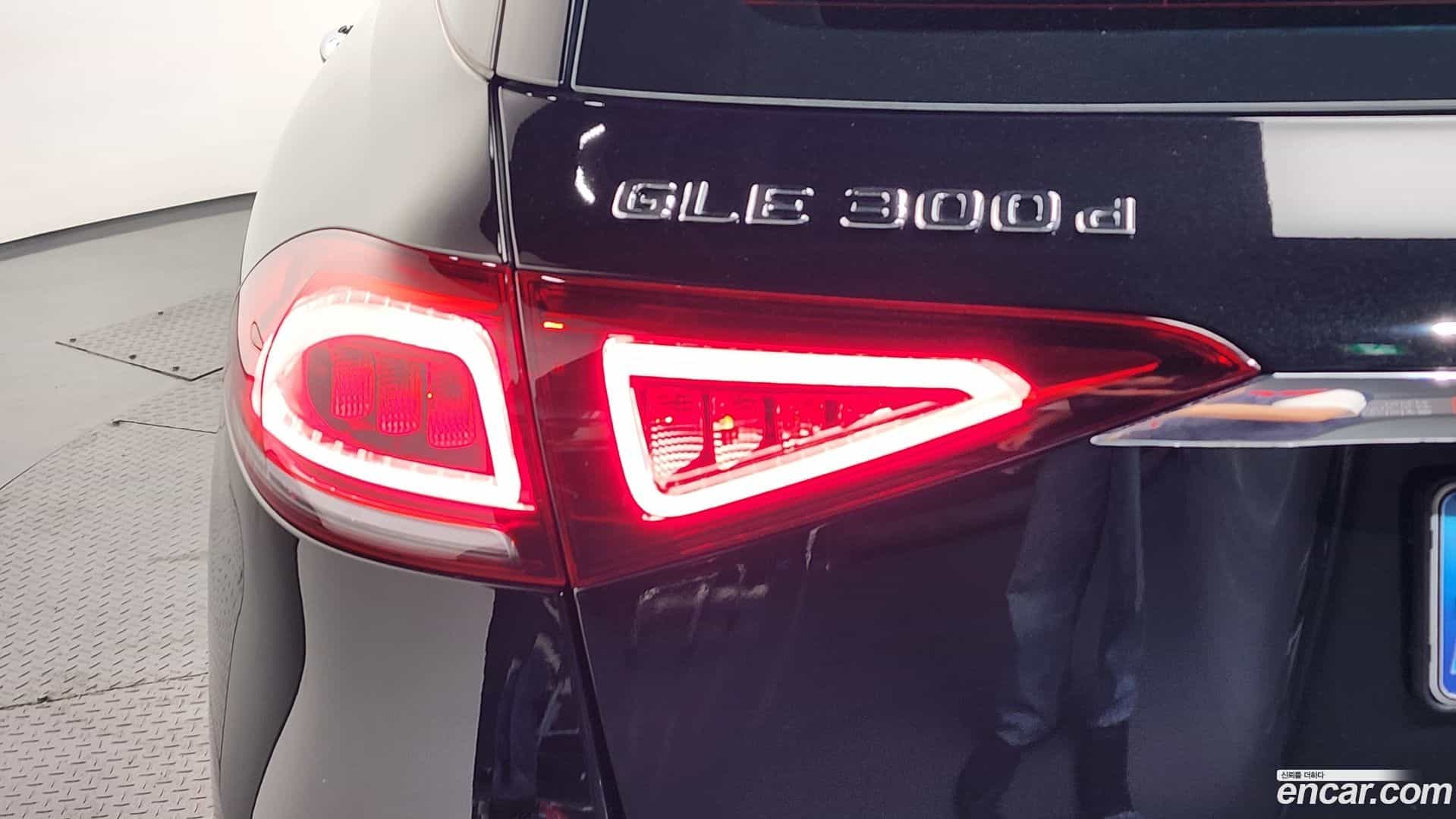 GLE-Class Mercedes-Benz 2020.9-OUTER-033