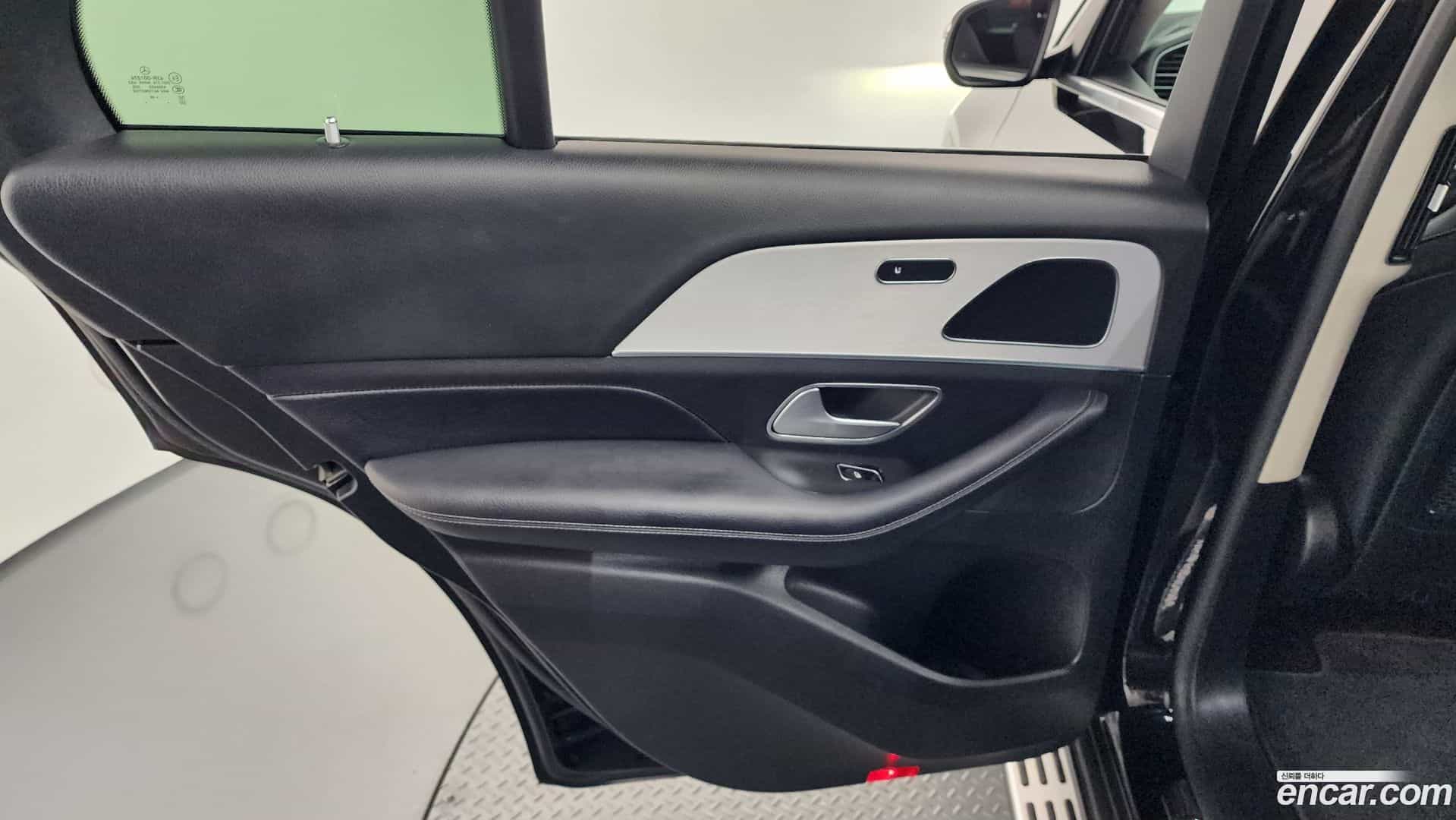 GLE-Class Mercedes-Benz 2020.9-INNER-035