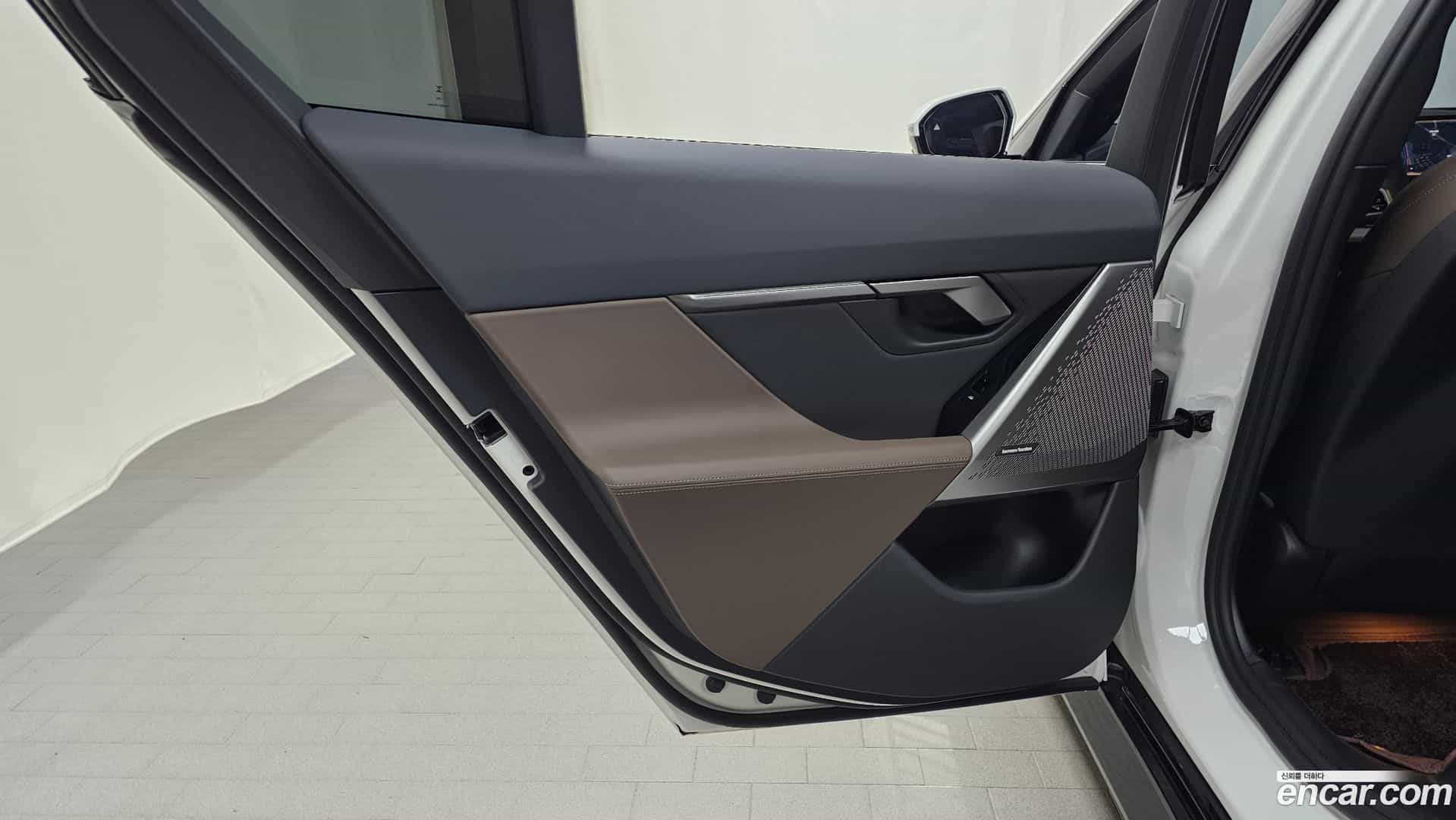 5-Series BMW 2025.8-INNER-035