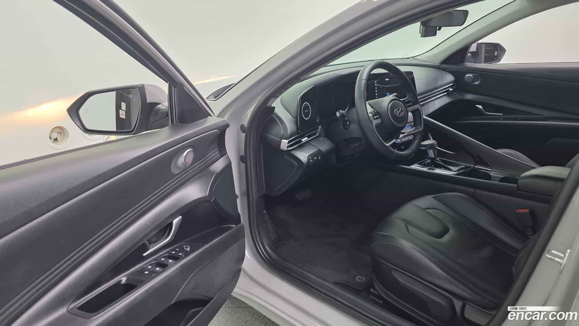 AVANTE Hyundai 2020.8-OPTION-015
