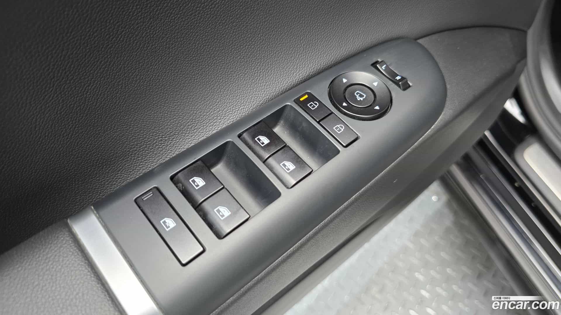 Grandeur Hyundai 2023.4-OPTION-018