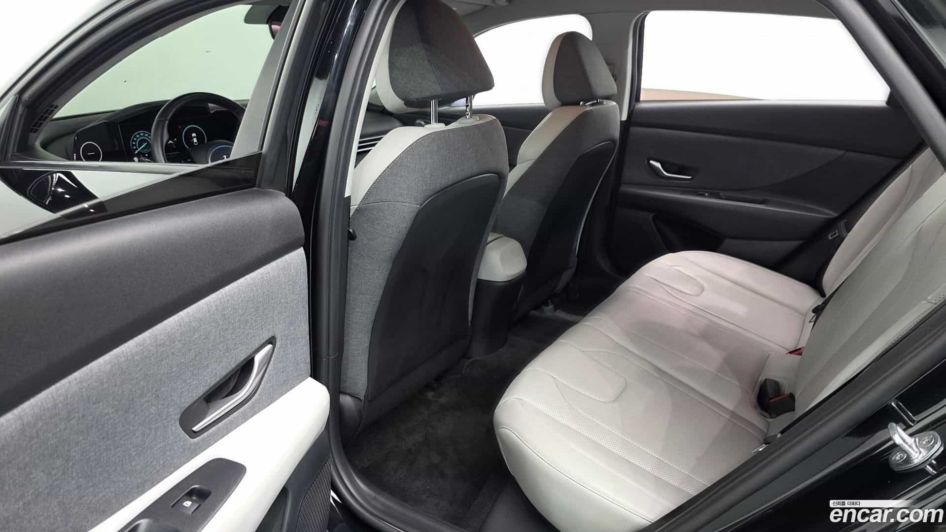 AVANTE Hyundai 2021.6-OPTION-015