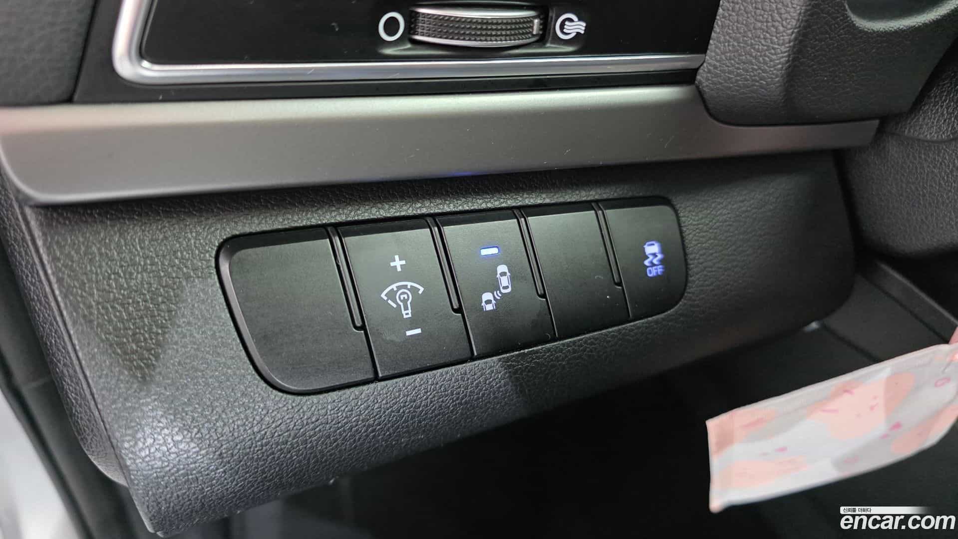 AVANTE Hyundai 2017.4-OPTION-018