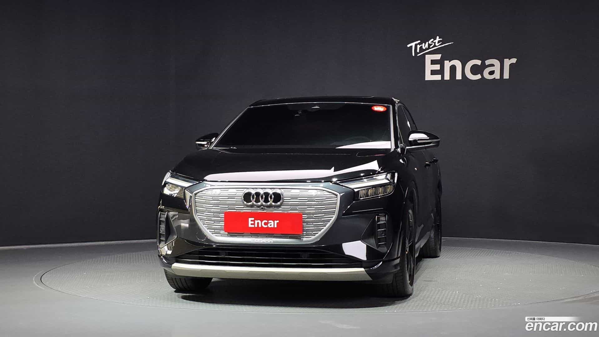 Q4 e-tron Audi 2022.8-OUTER-003