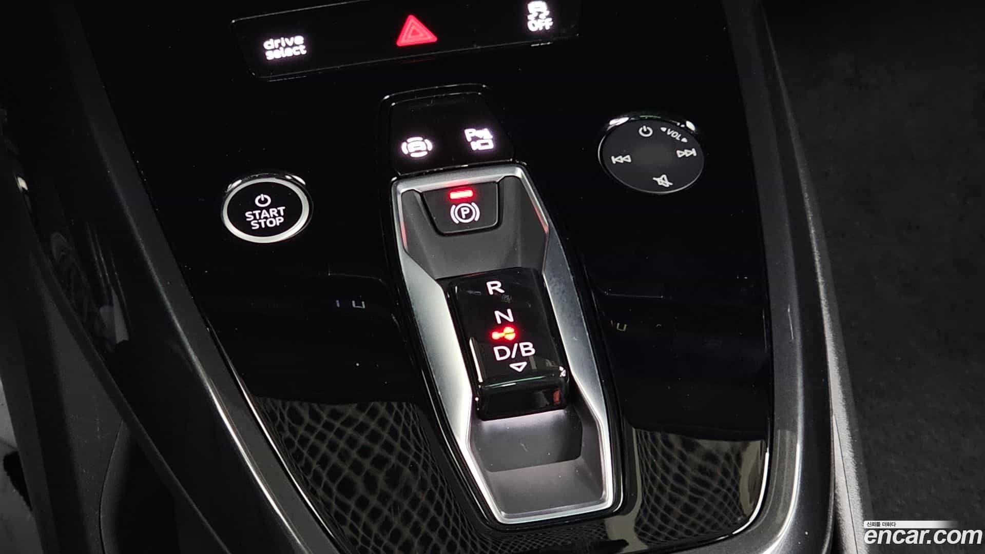 Q4 e-tron Audi 2022.8-INNER-009