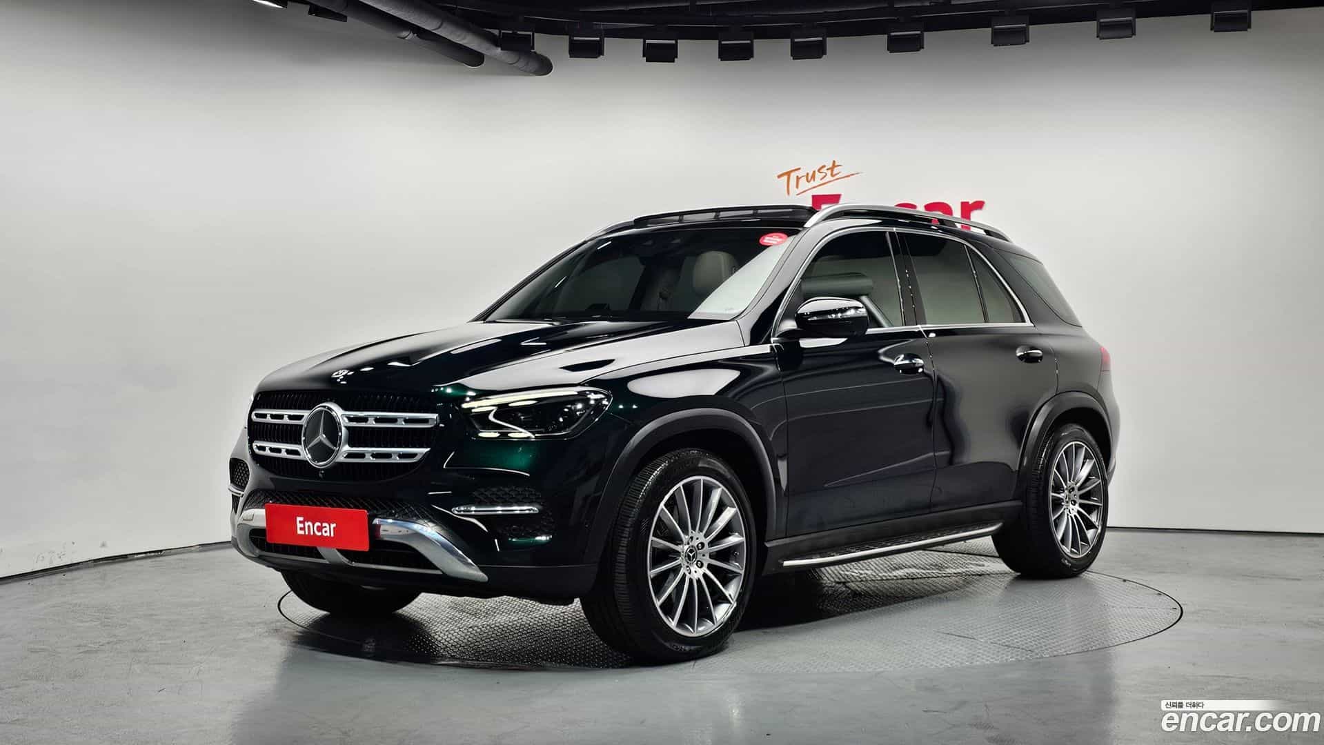 GLE-Class Mercedes-Benz 2023.11-OUTER-001