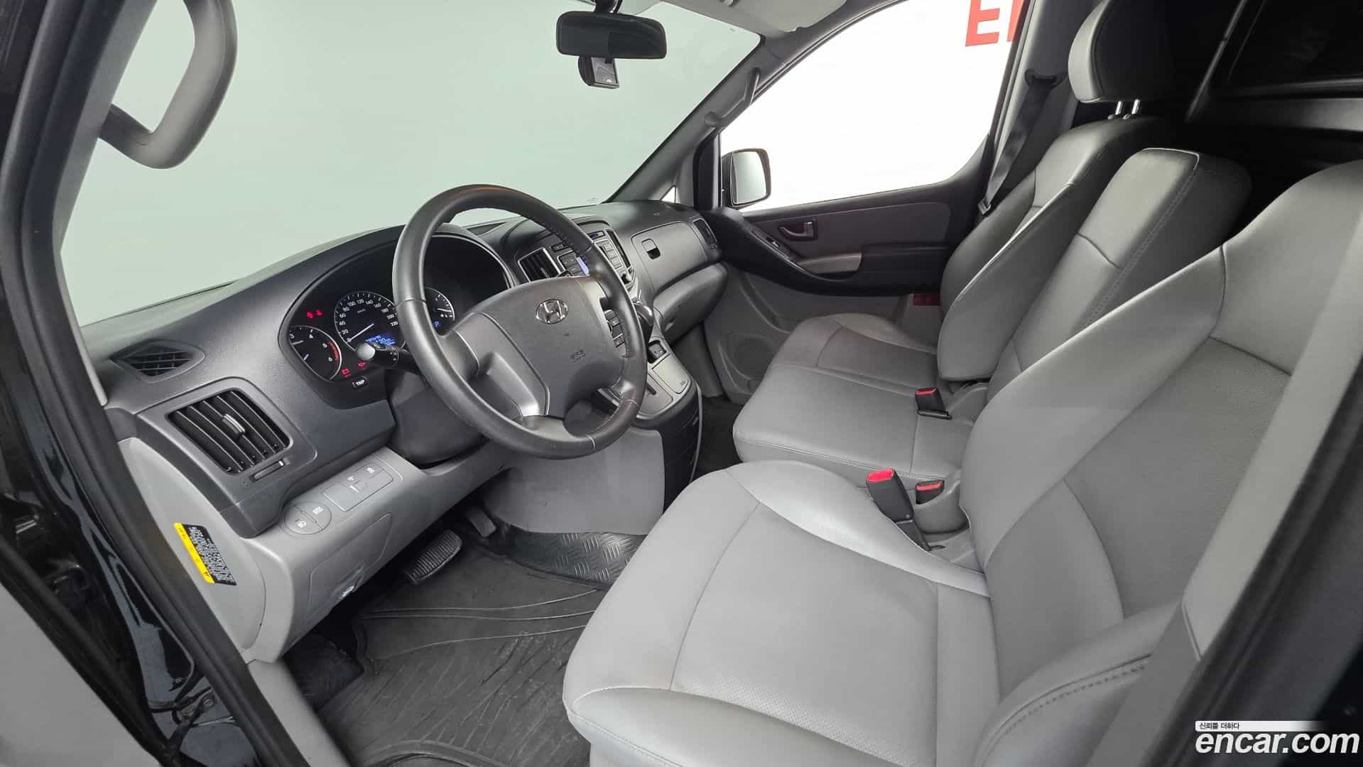 Starex Hyundai 2019.2-INNER-007