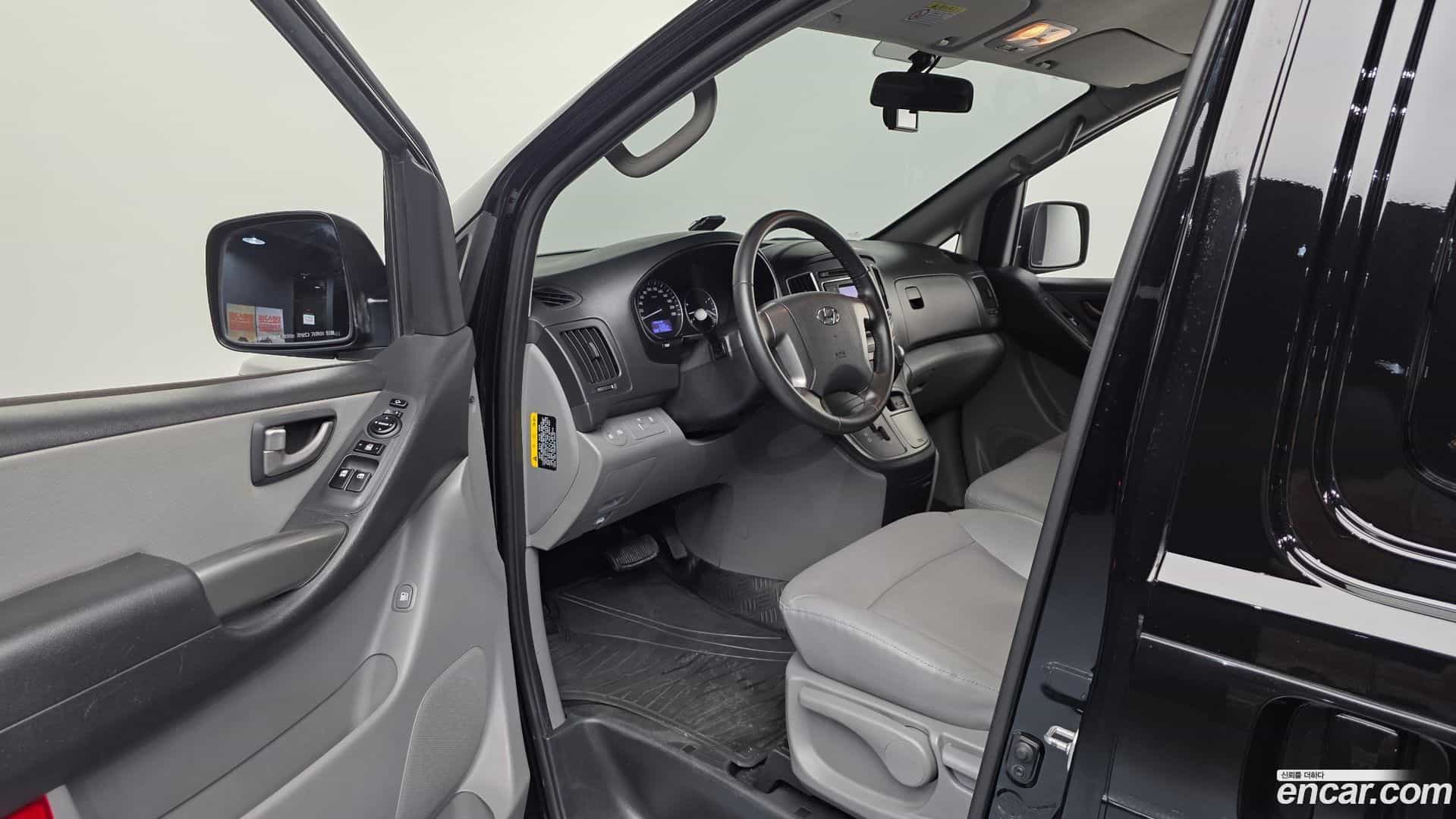 Starex Hyundai 2019.2-INNER-010