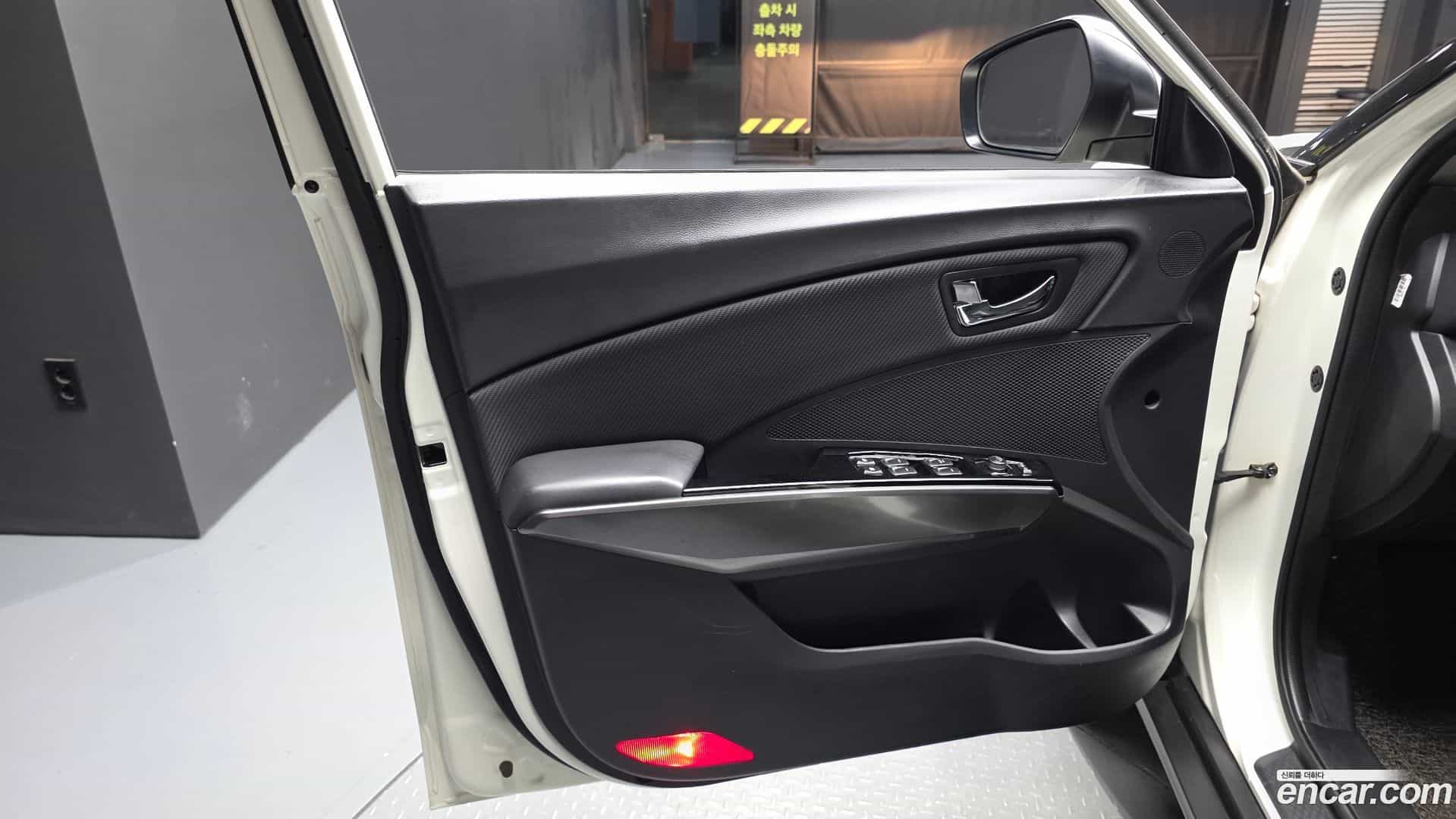 TIBOLI KG Mobility 2020.1-INNER-034