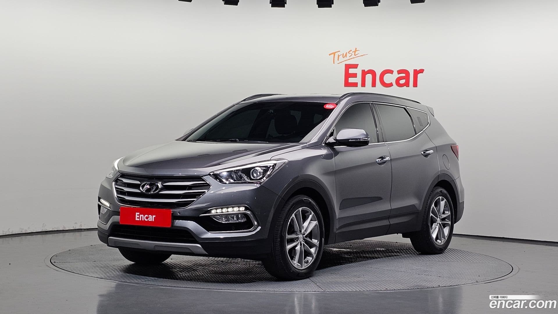 Main__Slider__Photo:Santafe Hyundai 2016.6-0