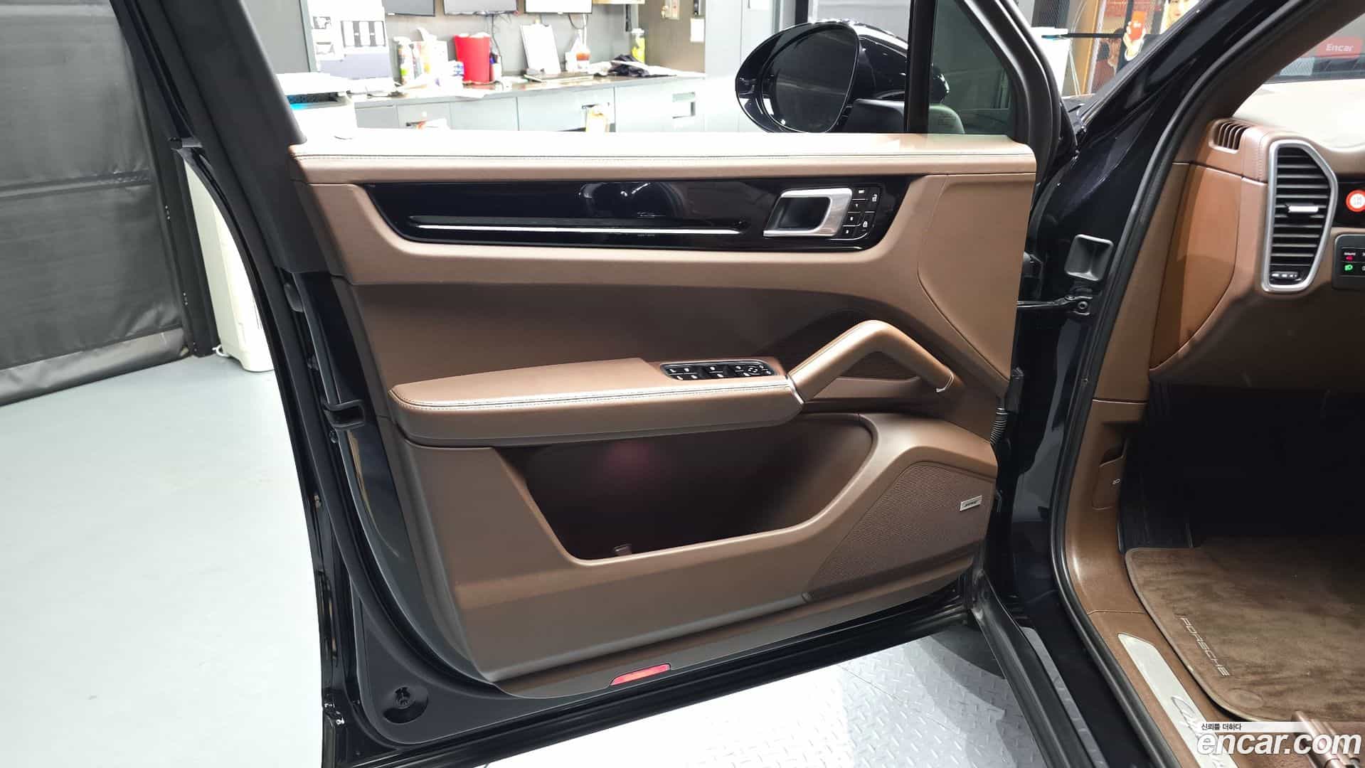 Cayenne Porsche 2020.11-INNER-034