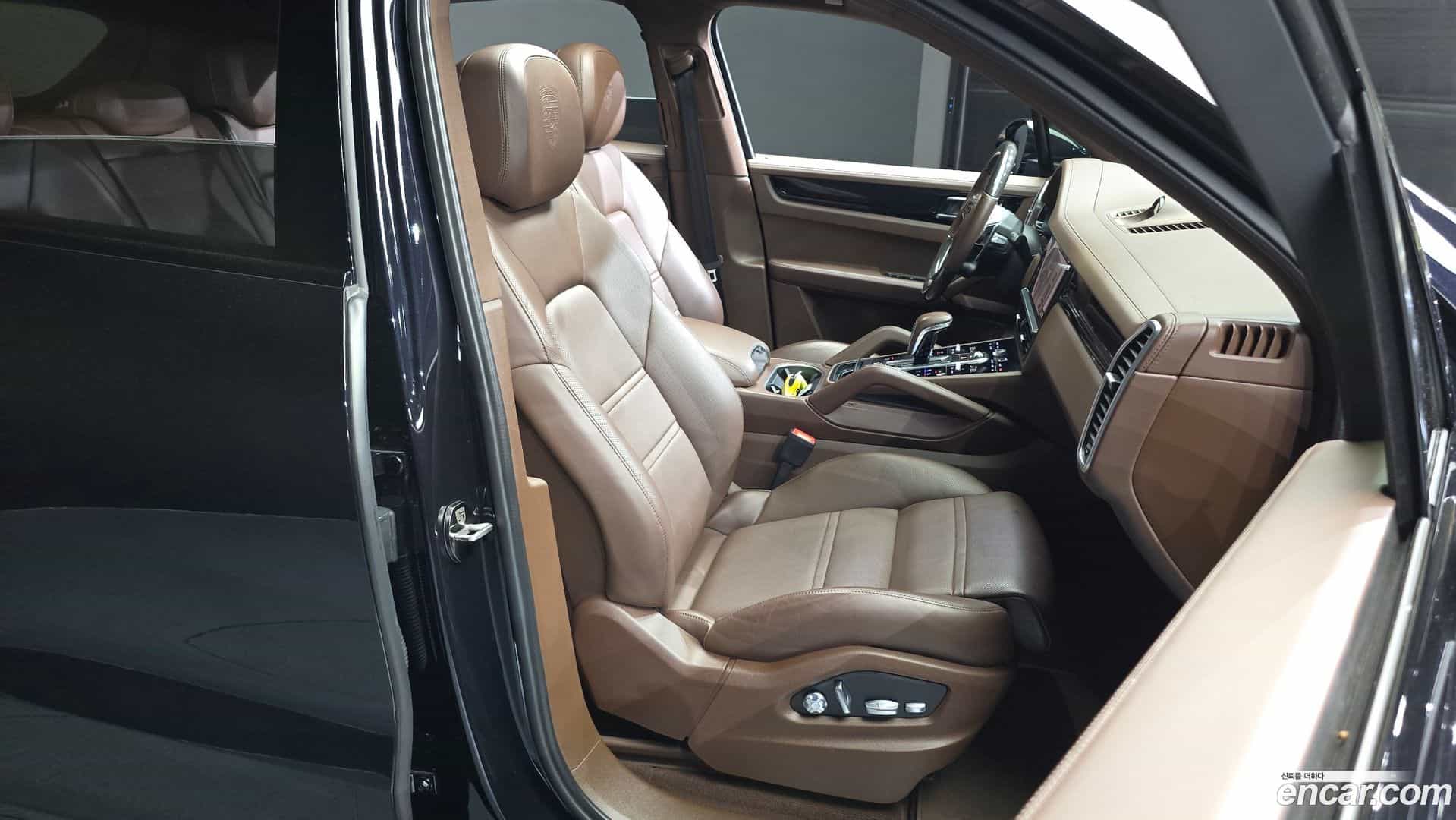 Cayenne Porsche 2020.11-INNER-036