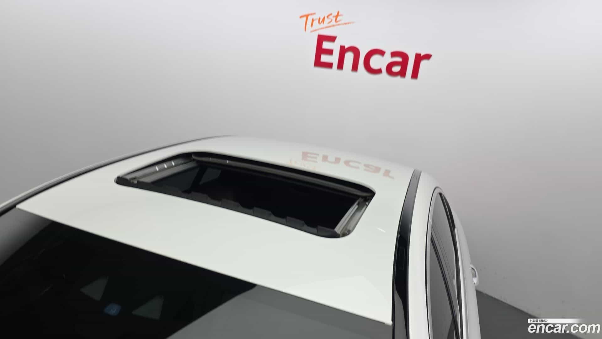 E-Class Mercedes-Benz 2021.7-OPTION-015