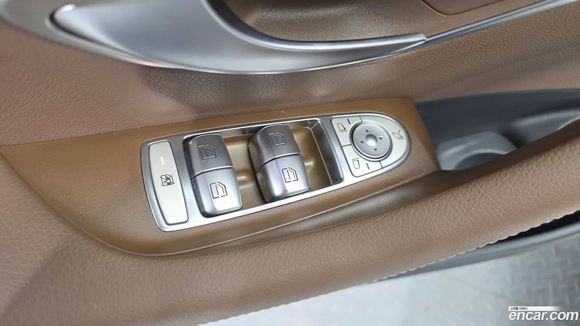 E-Class Mercedes-Benz 2021.7-OPTION-041