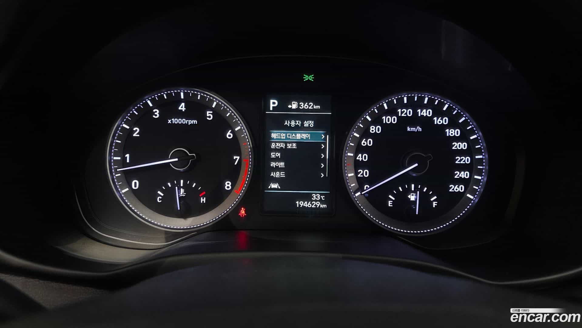 Grandeur Hyundai 2018.1-INNER-008