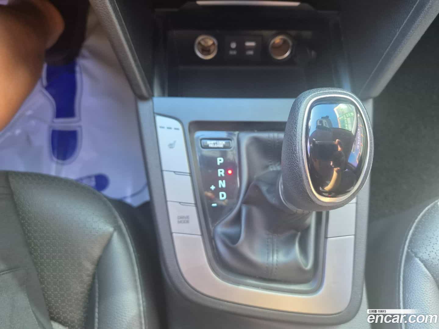 AVANTE Hyundai 2018.3-INNER-009