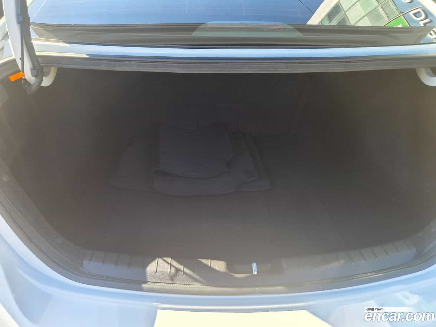 AVANTE Hyundai 2018.3-OPTION-022