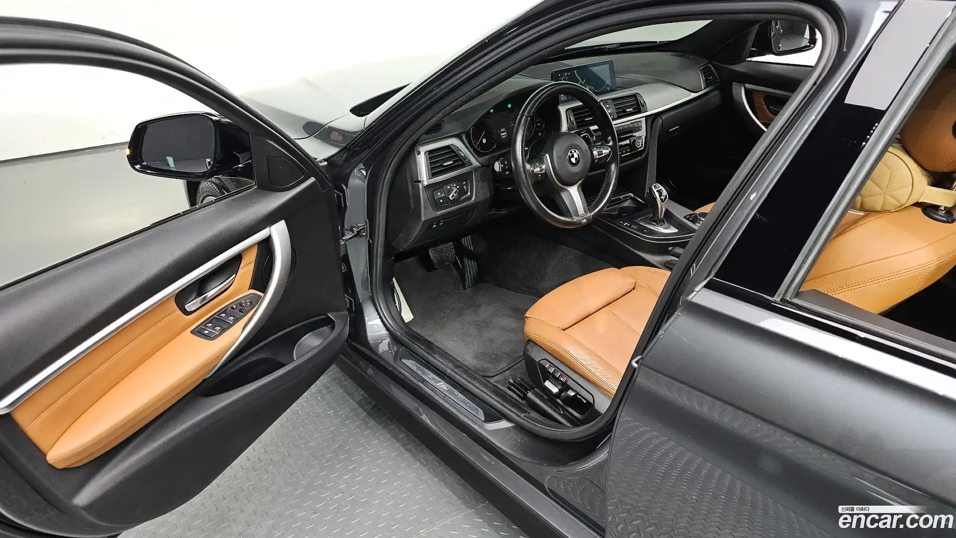 3-Series BMW 2018.1-INNER-010