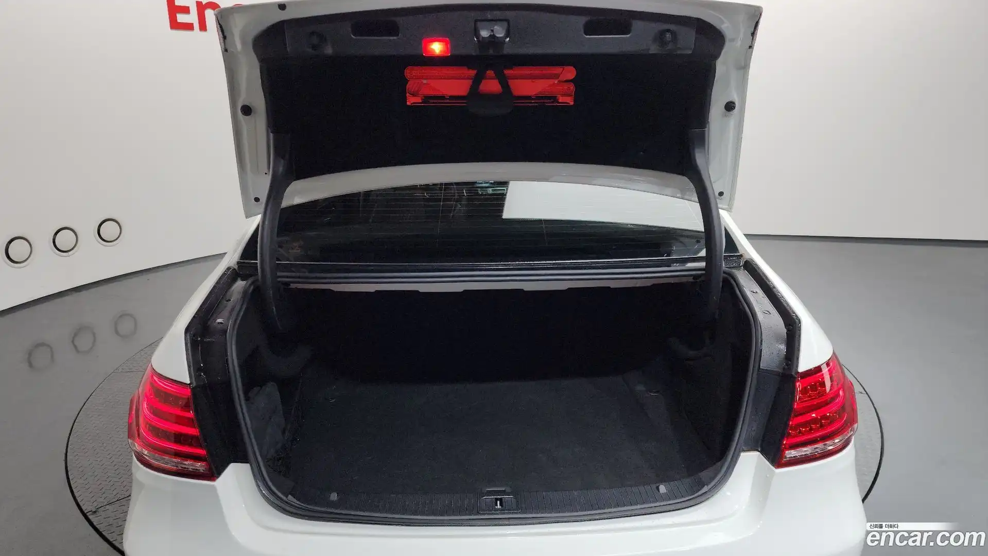 E-Class Mercedes-Benz 2015.8-OPTION-022