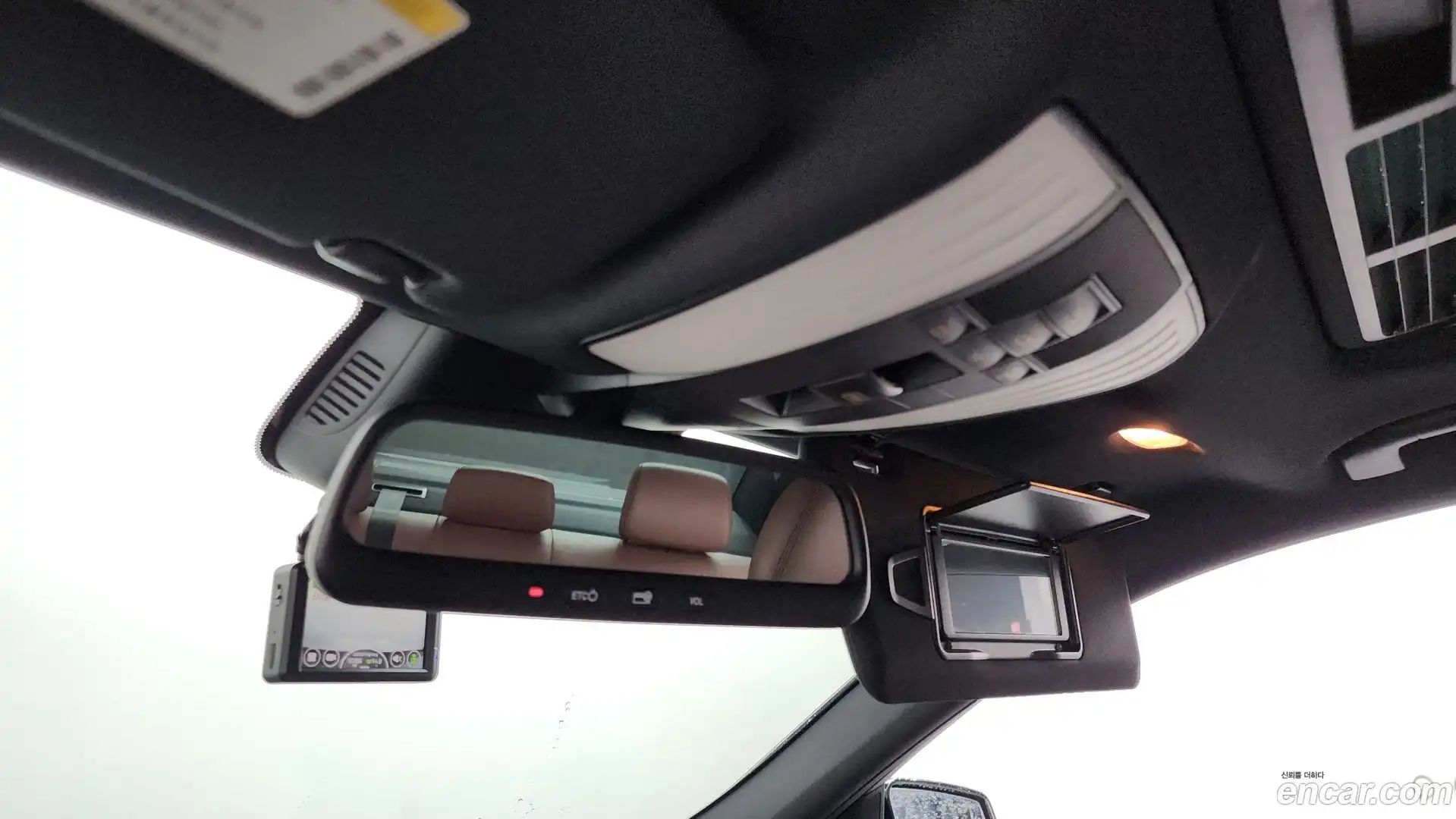 E-Class Mercedes-Benz 2015.8-OPTION-024