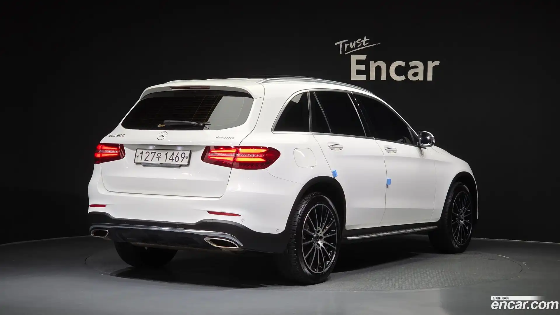 GLC-Class Mercedes-Benz 2019.10-OUTER-002