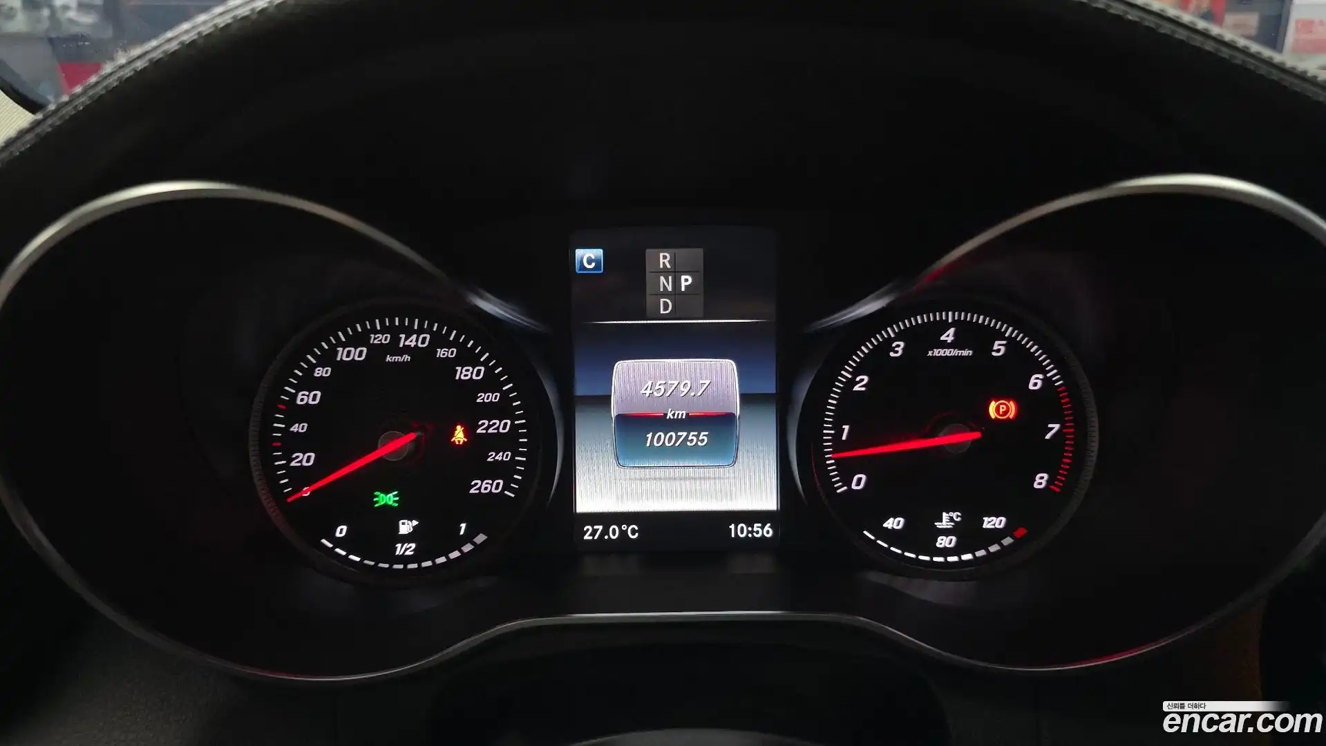 GLC-Class Mercedes-Benz 2019.10-INNER-008