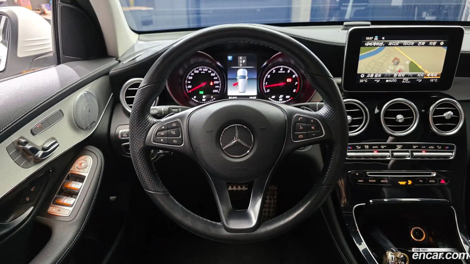 GLC-Class Mercedes-Benz 2019.10-OPTION-017