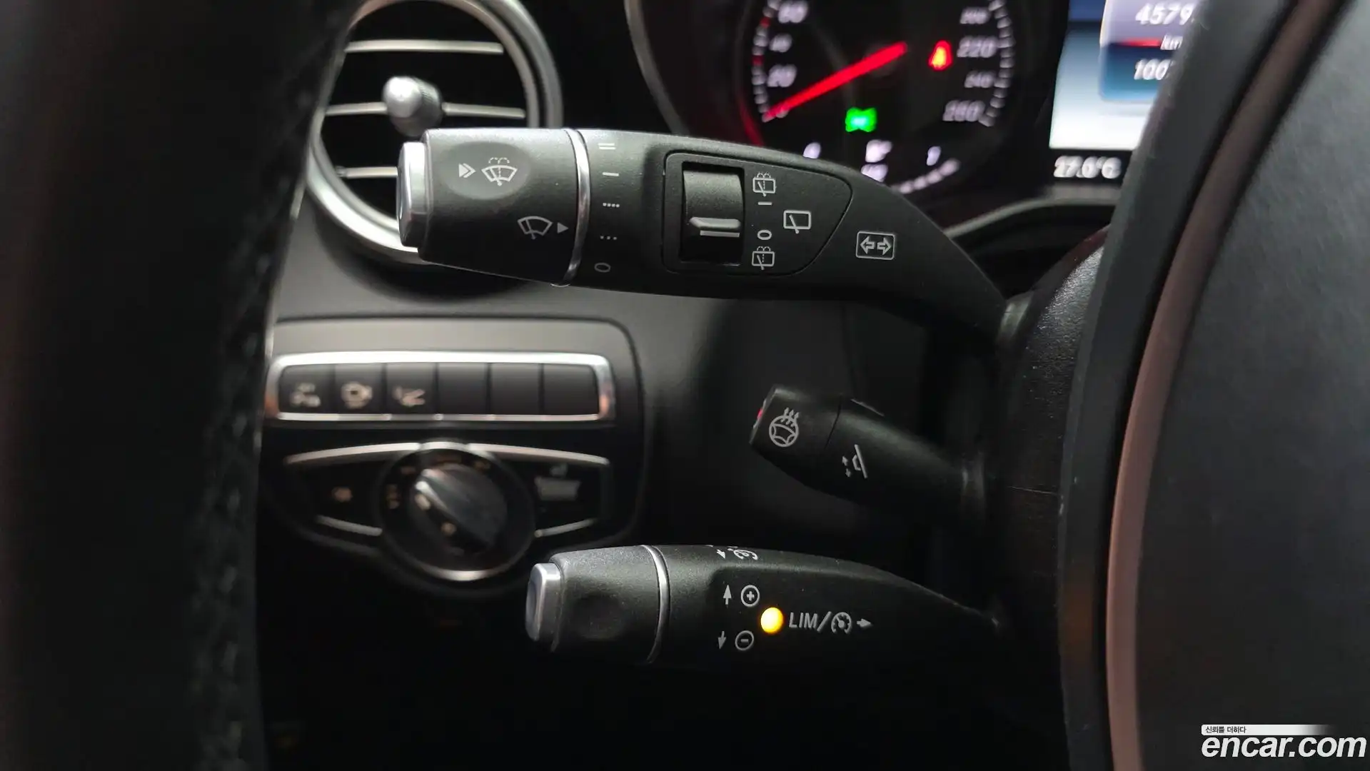 GLC-Class Mercedes-Benz 2019.10-OPTION-020