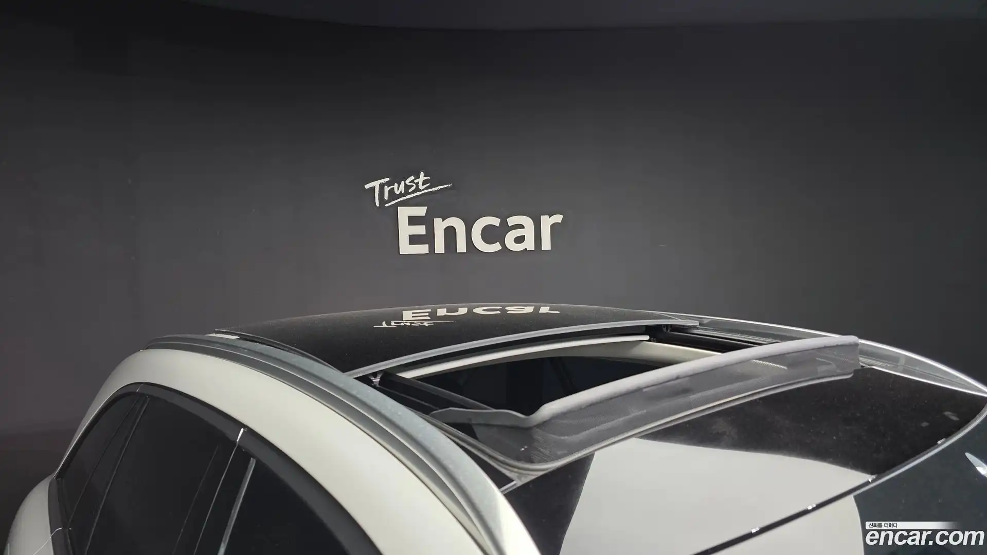 GLC-Class Mercedes-Benz 2019.10-OPTION-024