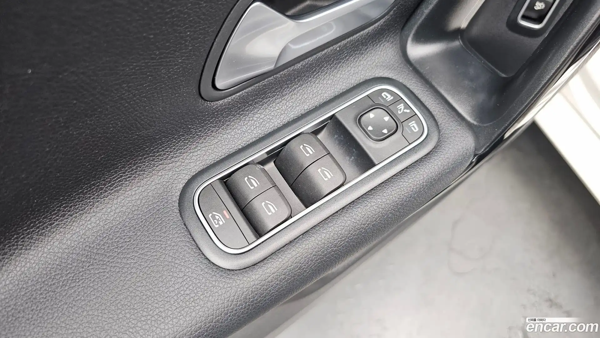 A-Class Mercedes-Benz 2020.3-OPTION-023
